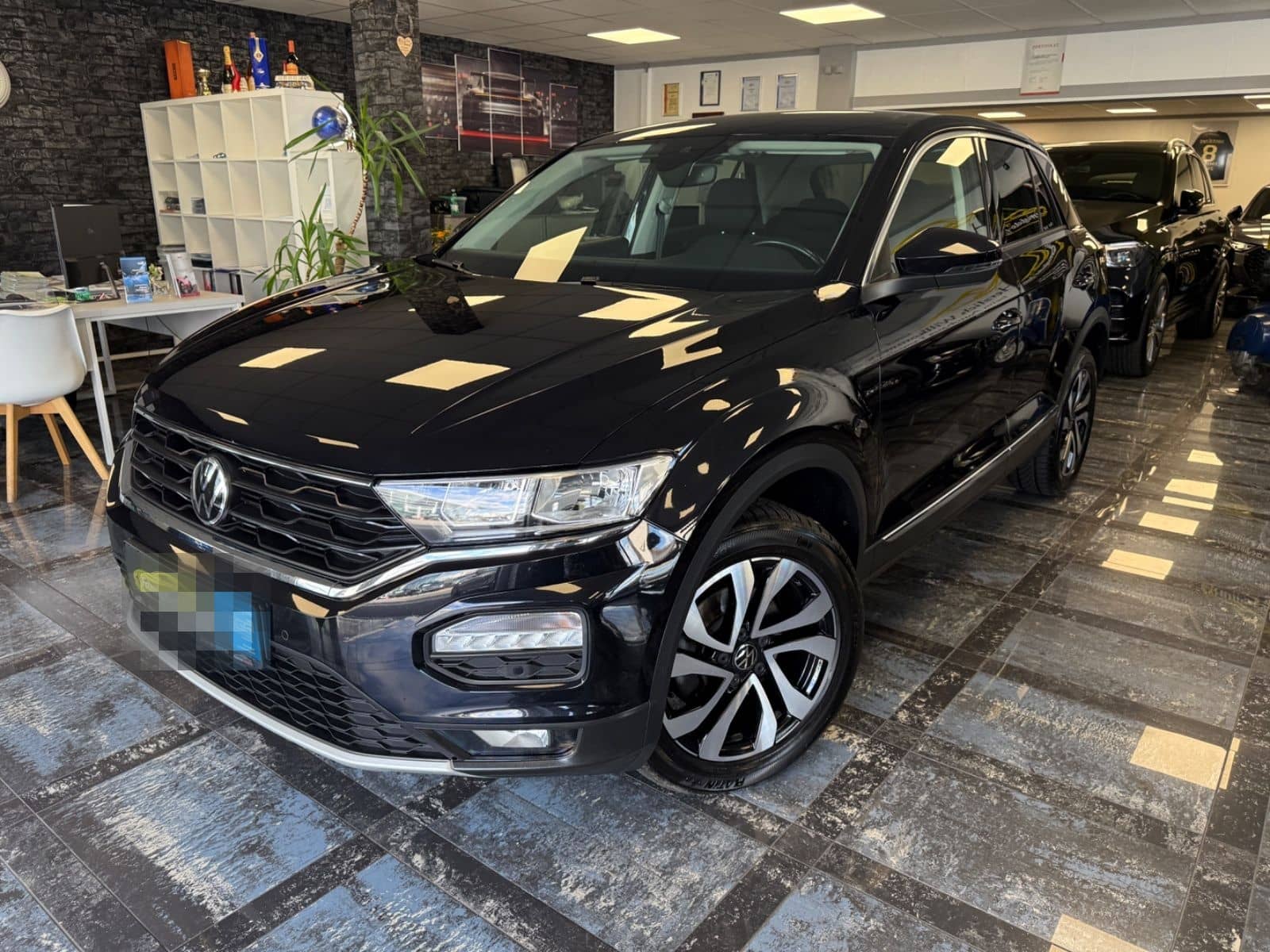 Volkswagen T-Roc Active*Navi*Touch*Klimaauto*Aluräder*SHZ* foto 1