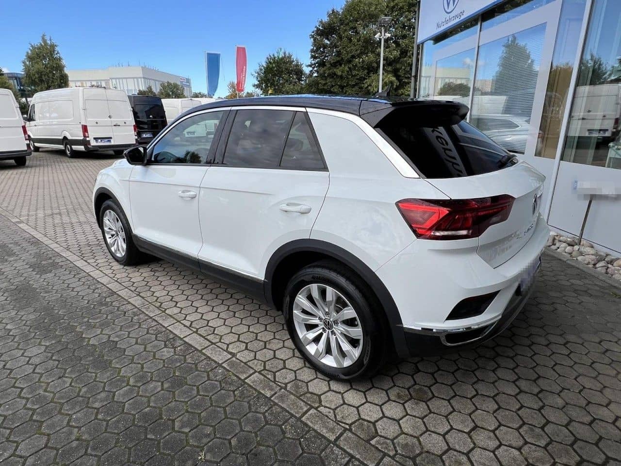 Volkswagen T-Roc 1.5 TSI Sport SHZ+NAVI+PDC+KLIMA+MFL foto 4