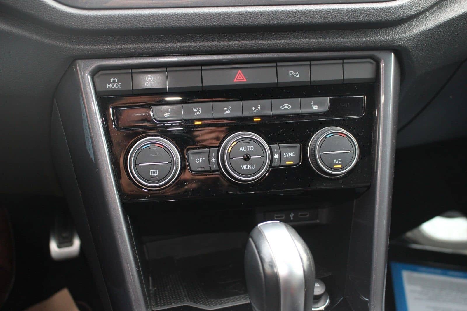 Volkswagen T-Roc Sport LED/NAVI/8FACH foto 16