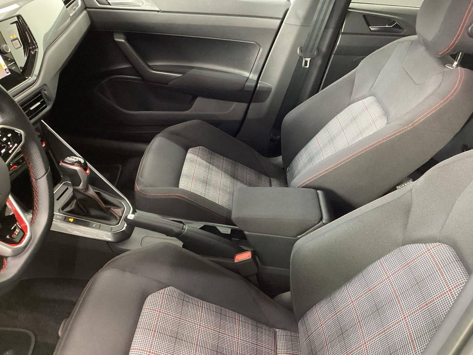 Volkswagen Polo GTI 2.0TSI 152kW DSG Kamera ACC Matrix Navi foto 6