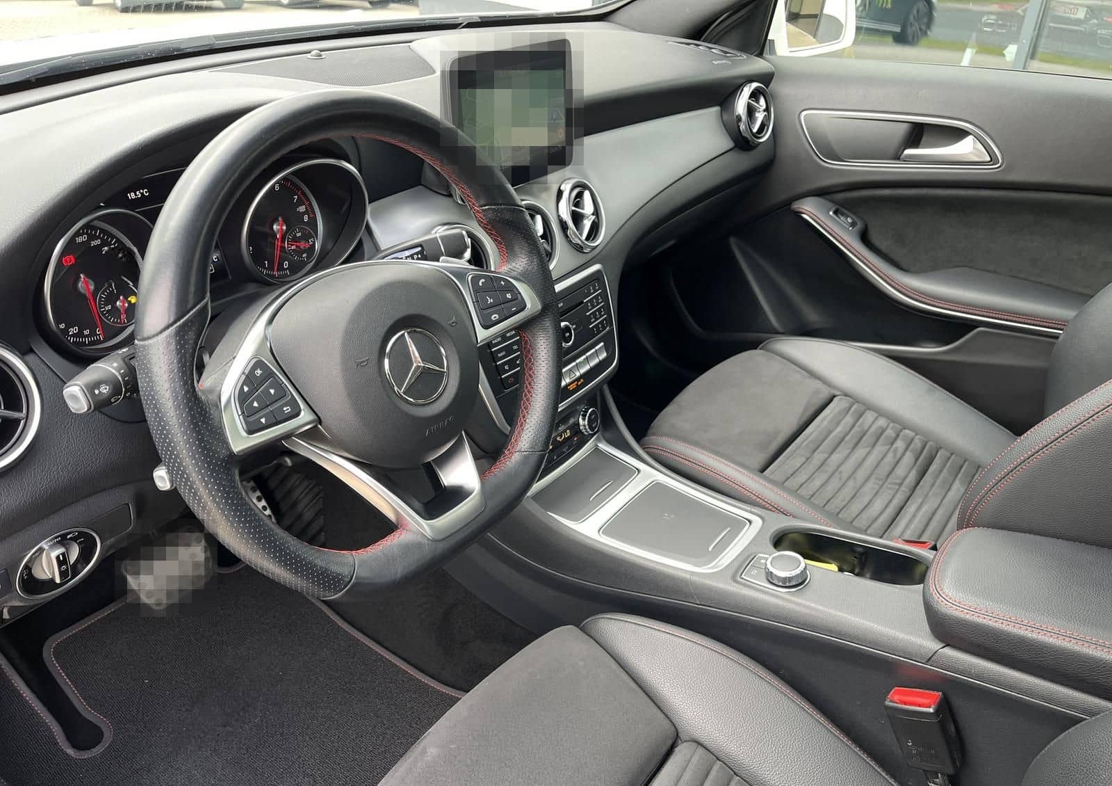 Mercedes-Benz GLA 180 Amg Line/P.dach/Alcantara/Navi/R.Kamera/ foto 11
