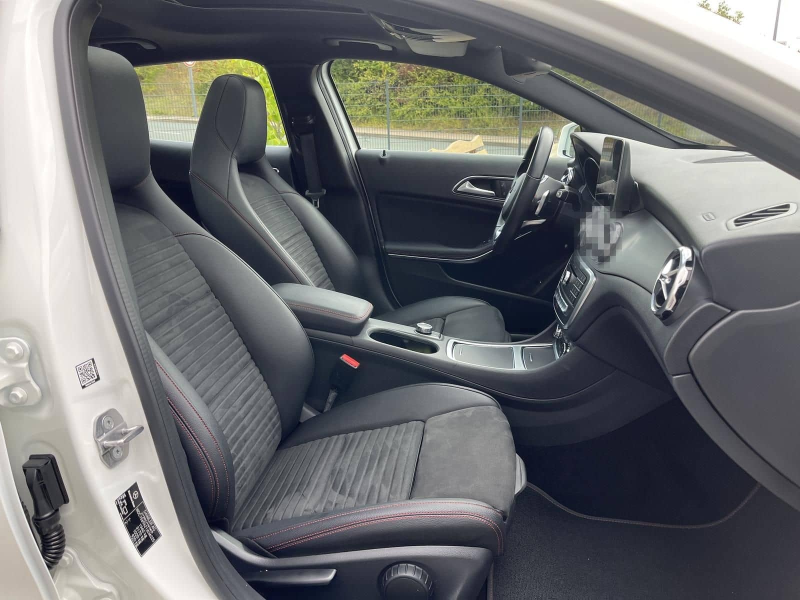 Mercedes-Benz GLA 180 Amg Line/P.dach/Alcantara/Navi/R.Kamera/ foto 13