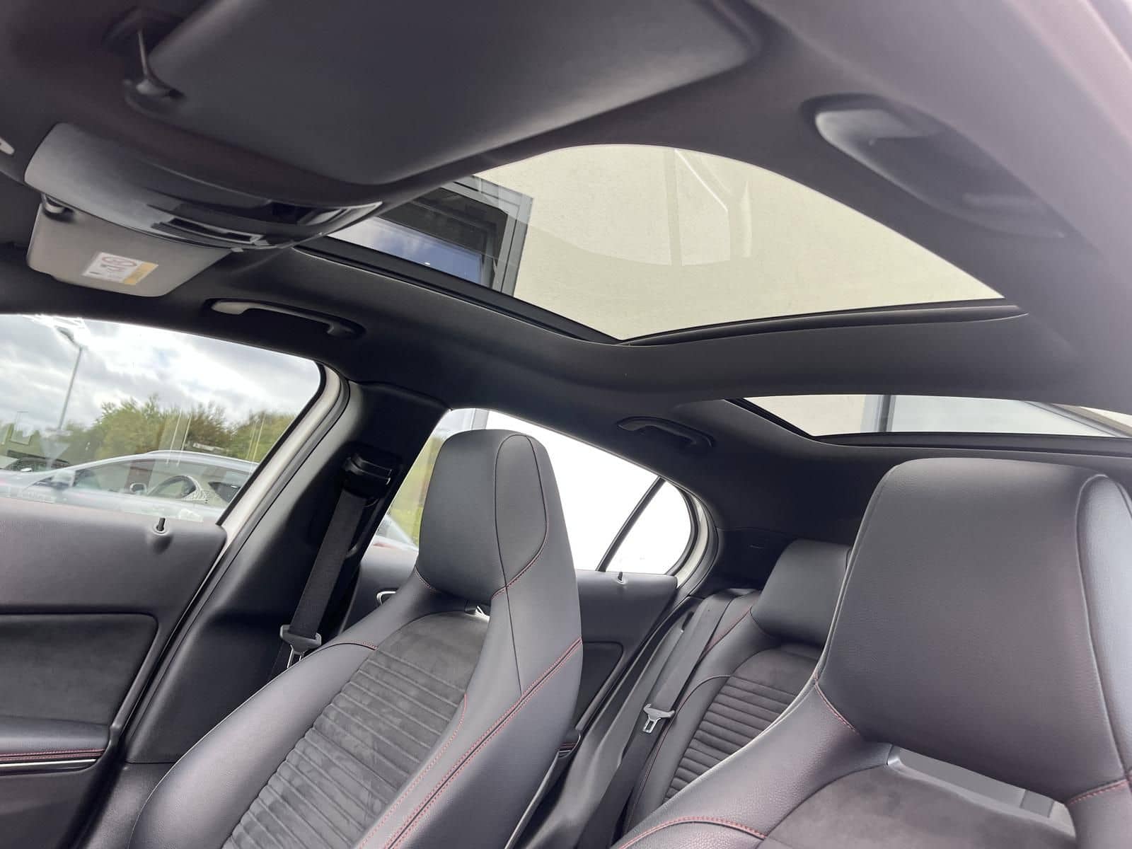 Mercedes-Benz GLA 180 Amg Line/P.dach/Alcantara/Navi/R.Kamera/ foto 19