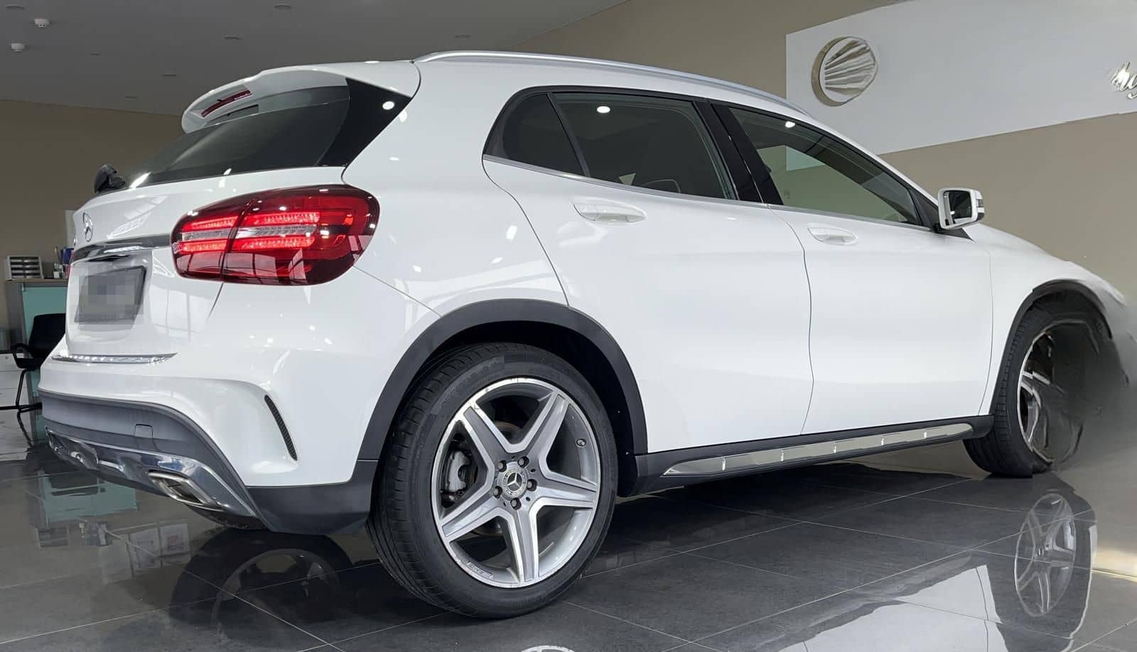 Mercedes-Benz GLA 180 Amg Line/P.dach/Alcantara/Navi/R.Kamera/ foto 8
