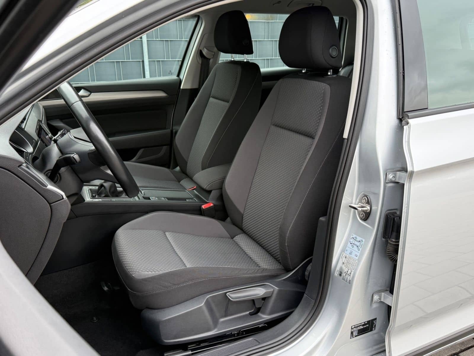 Volkswagen Passat 2.0TDI/NAVI/SITZHEIZUNG/AHK/KAMERA/LED foto 17