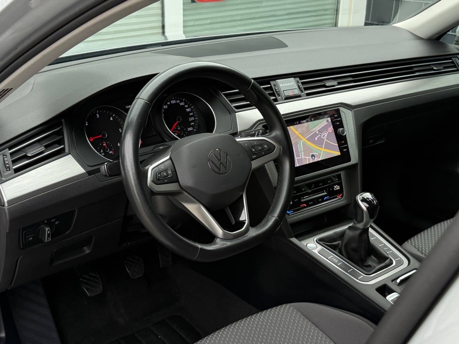 Volkswagen Passat 2.0TDI/NAVI/SITZHEIZUNG/AHK/KAMERA/LED foto 18