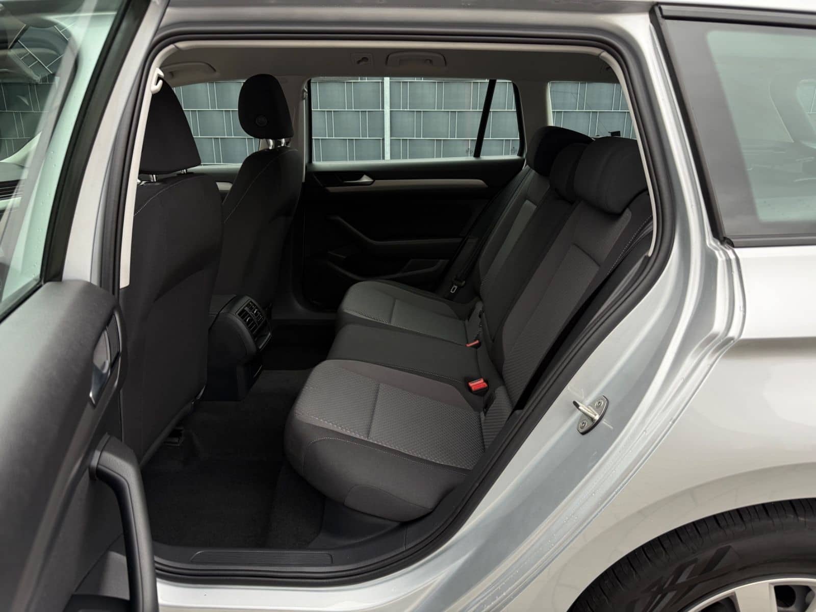 Volkswagen Passat 2.0TDI/NAVI/SITZHEIZUNG/AHK/KAMERA/LED foto 20