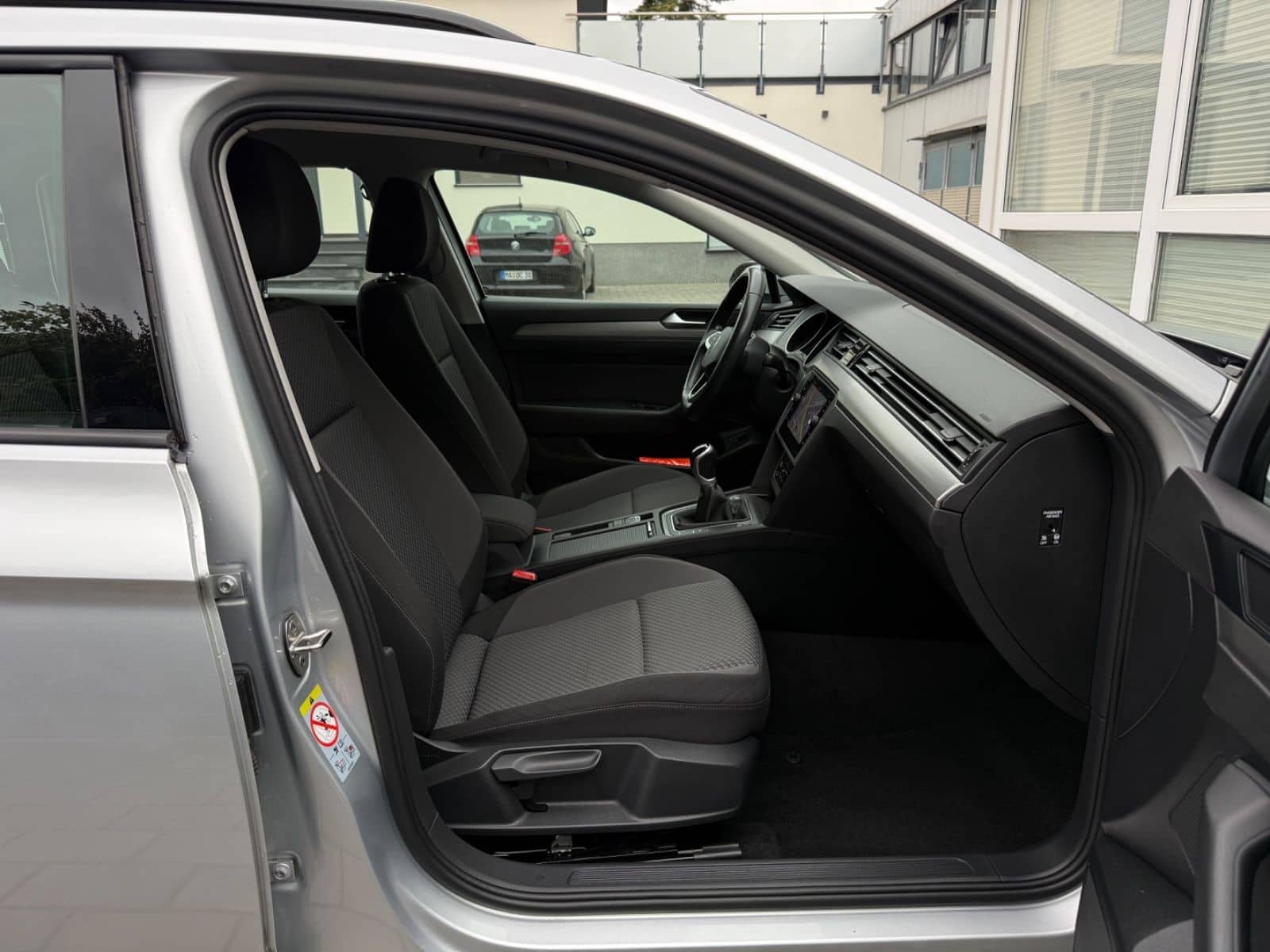 Volkswagen Passat 2.0TDI/NAVI/SITZHEIZUNG/AHK/KAMERA/LED foto 24