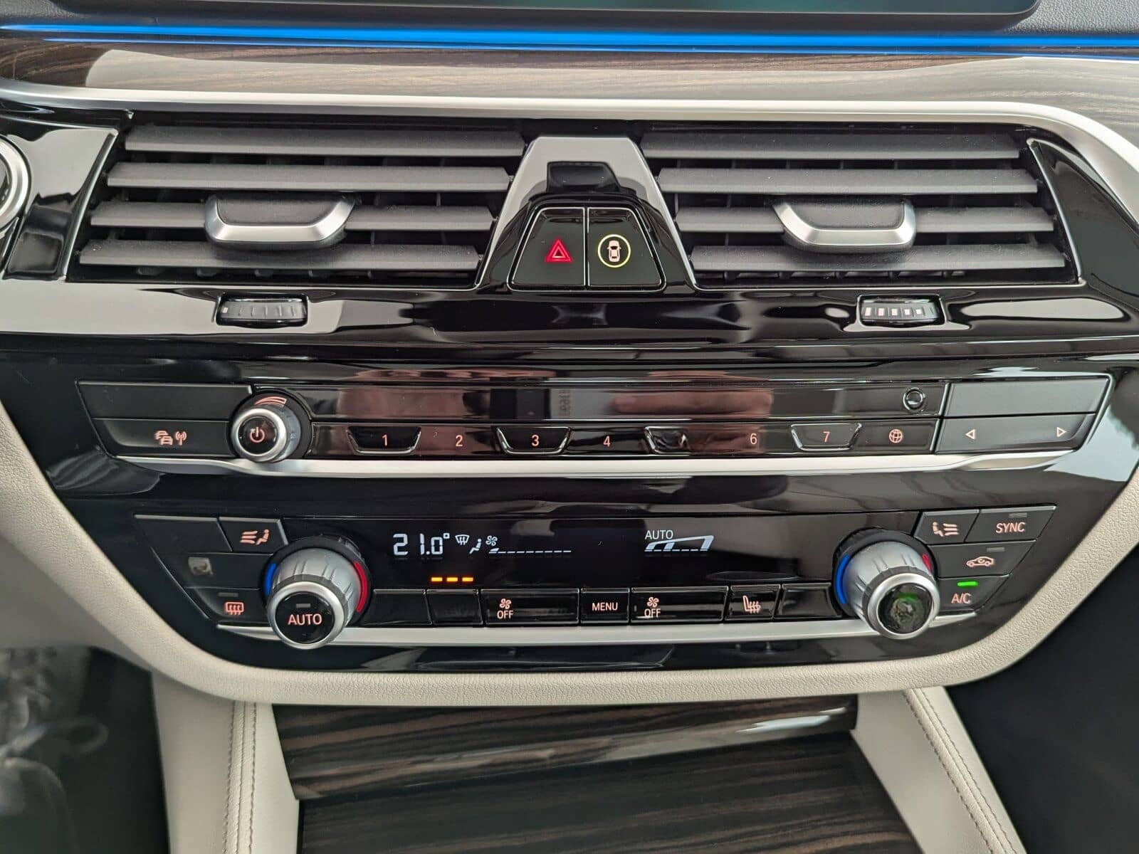 BMW 545 e xDrive Luxury Line LEDER+LED+NAVI+GSD+SHZ+ foto 21