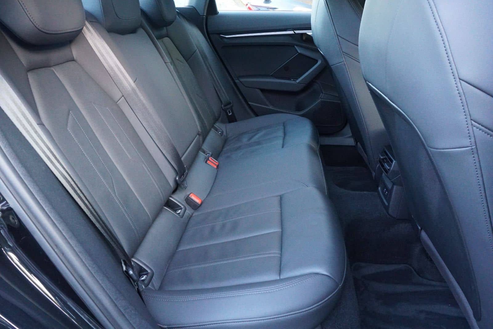 Audi A3 35TDI Lim S line Virtual Nav SHZ LEDER Matrix foto 16