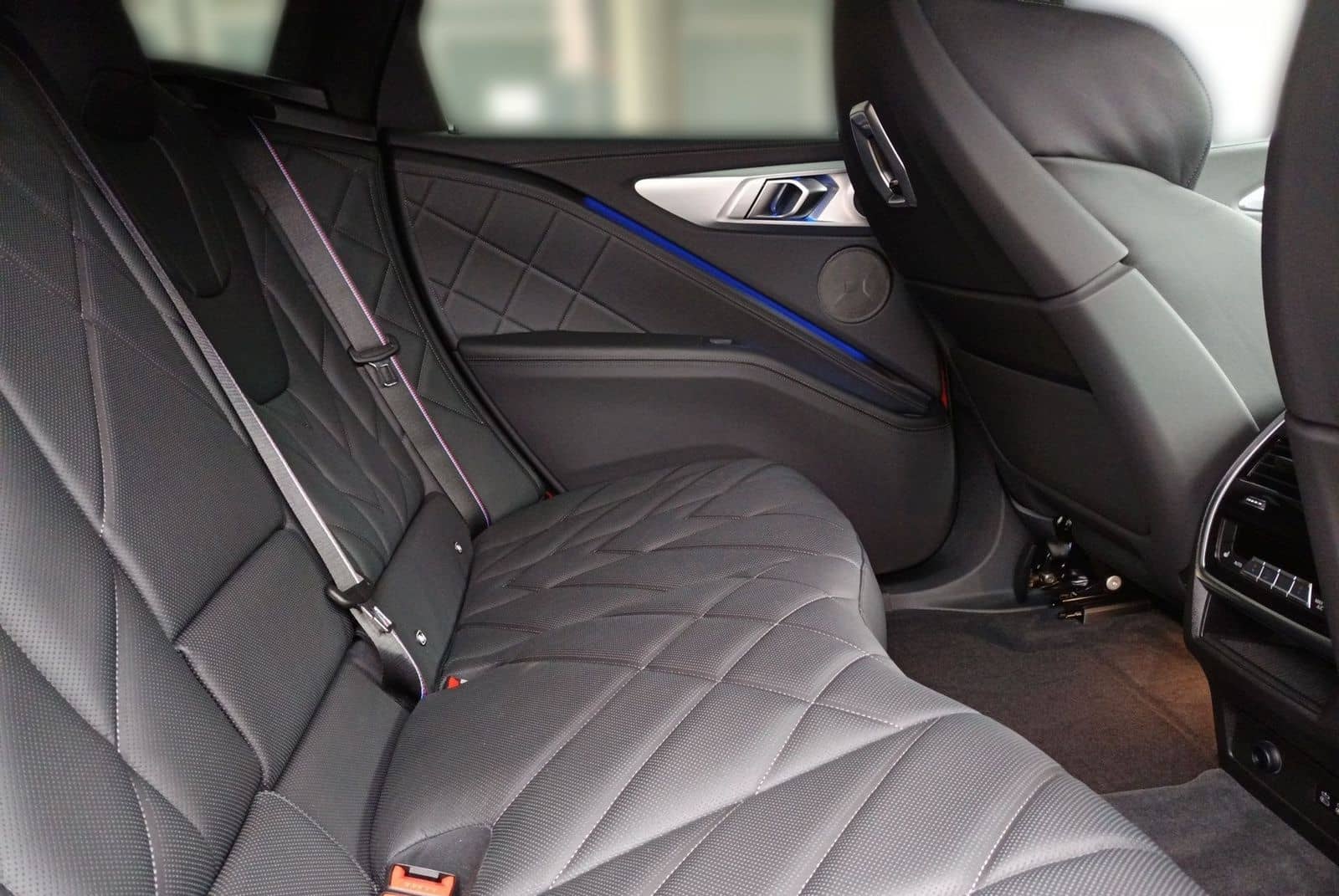 BMW XM 50e 22"ALU+ICONIC GLOW+AHK+AB ASSISTENT foto 21