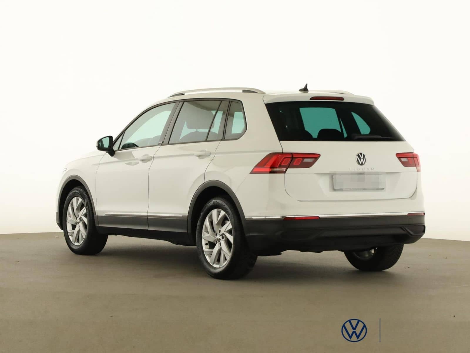 Volkswagen Tiguan 1.5 TSI Active+NAVI+ACC+RFK+GJR+PDC+LED foto 4