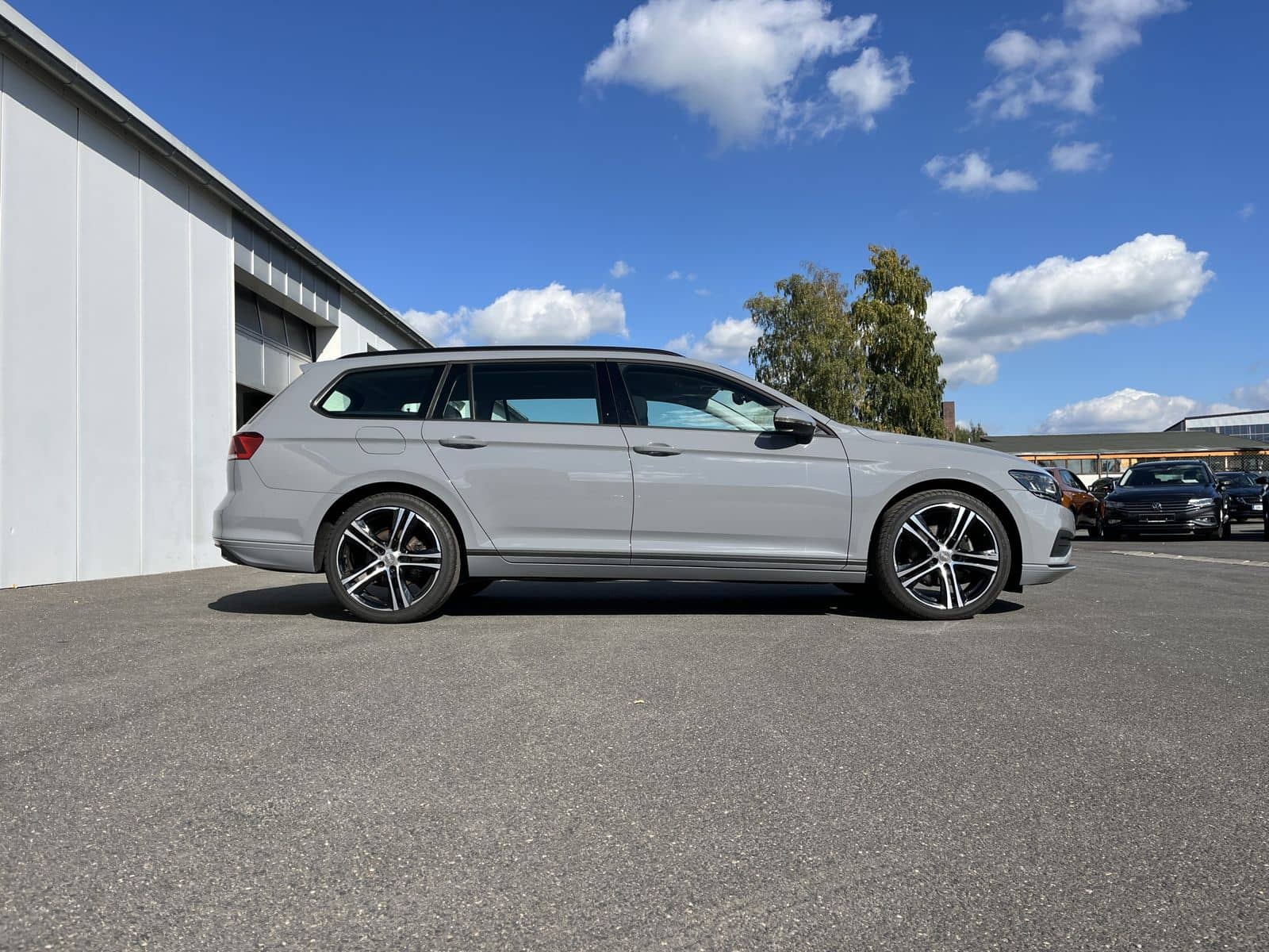 Volkswagen Passat Variant 1.5 TSI R-Line Optik 135€ m.20% A foto 4