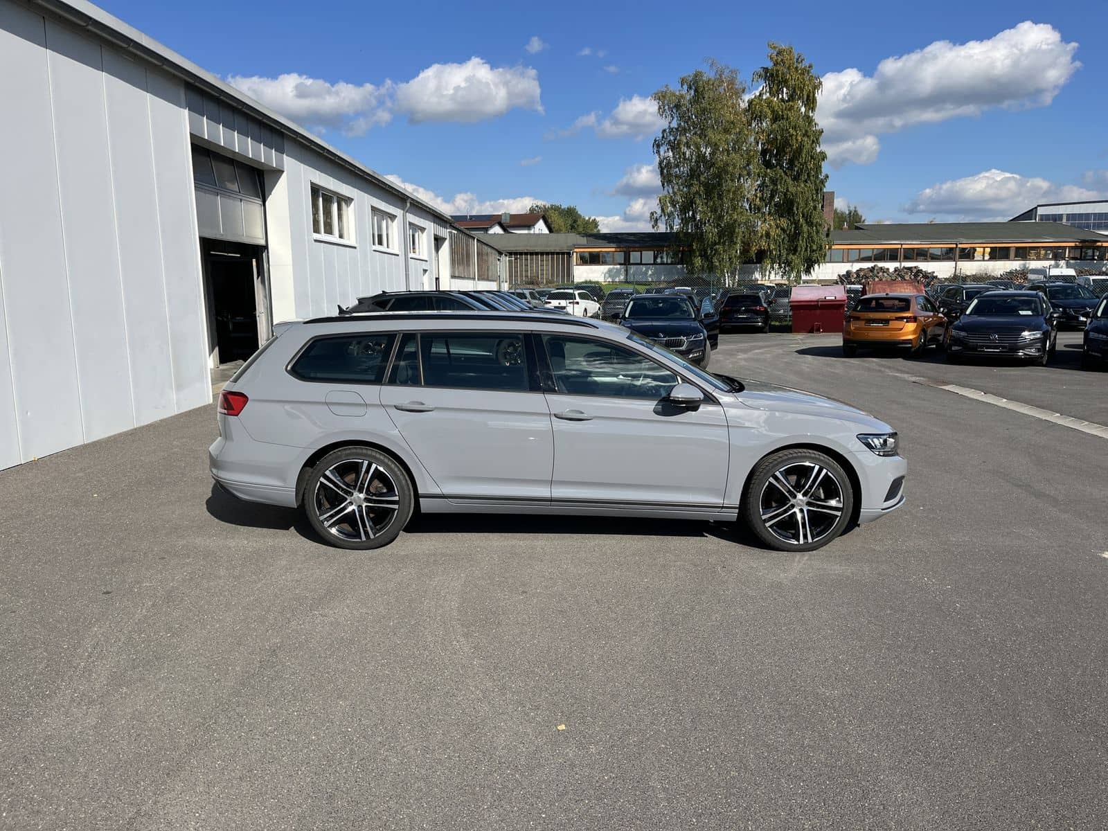 Volkswagen Passat Variant 1.5 TSI R-Line Optik 135€ m.20% A foto 5