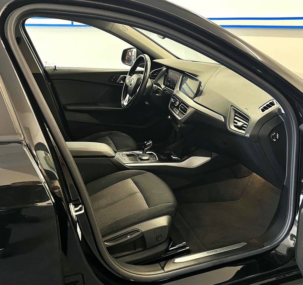 BMW 116 i Advantage AUT NAVI SHZ CARPLAY LED foto 22