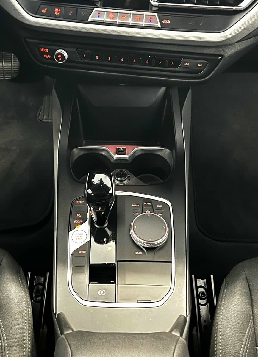 BMW 116 i Advantage AUT NAVI SHZ CARPLAY LED foto 10