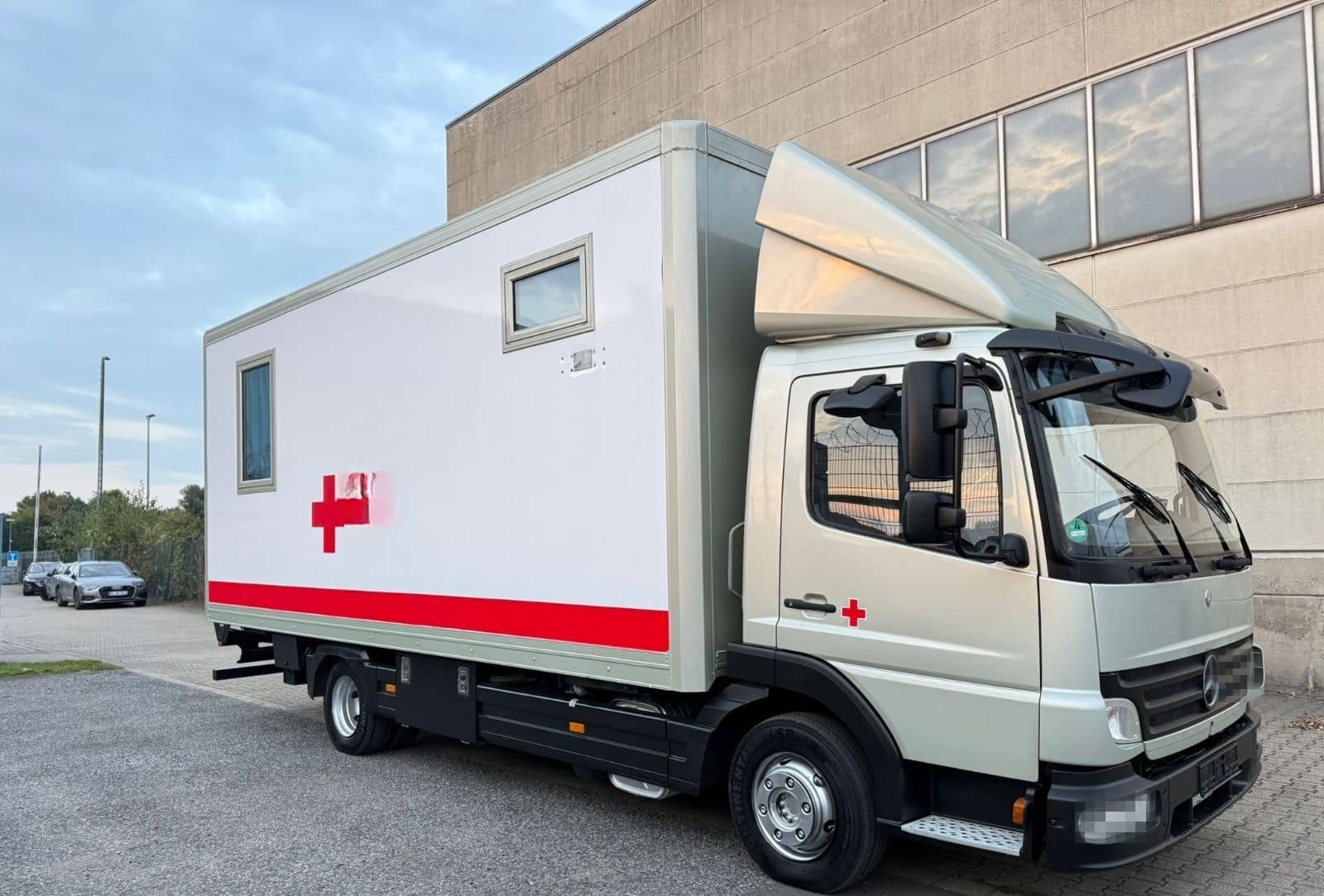 Mercedes-Benz Atego 816 *WOHNMOBIL*RÖNTGENMOBIL*CAMPER*UNIKAT* foto 1