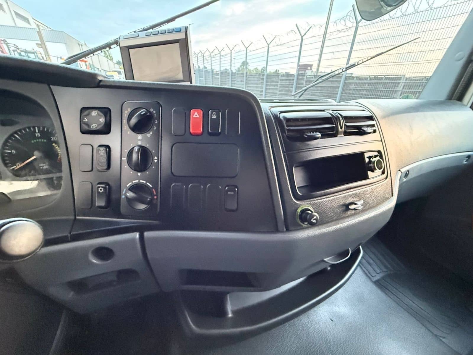 Mercedes-Benz Atego 816 *WOHNMOBIL*RÖNTGENMOBIL*CAMPER*UNIKAT* foto 24