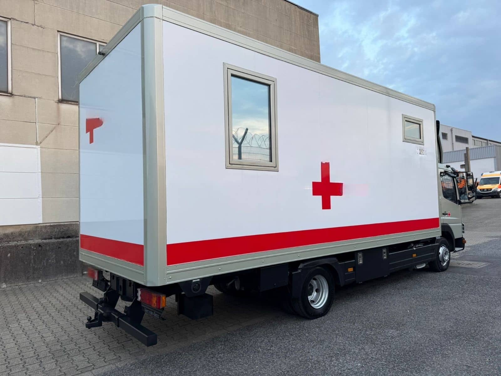 Mercedes-Benz Atego 816 *WOHNMOBIL*RÖNTGENMOBIL*CAMPER*UNIKAT* foto 6