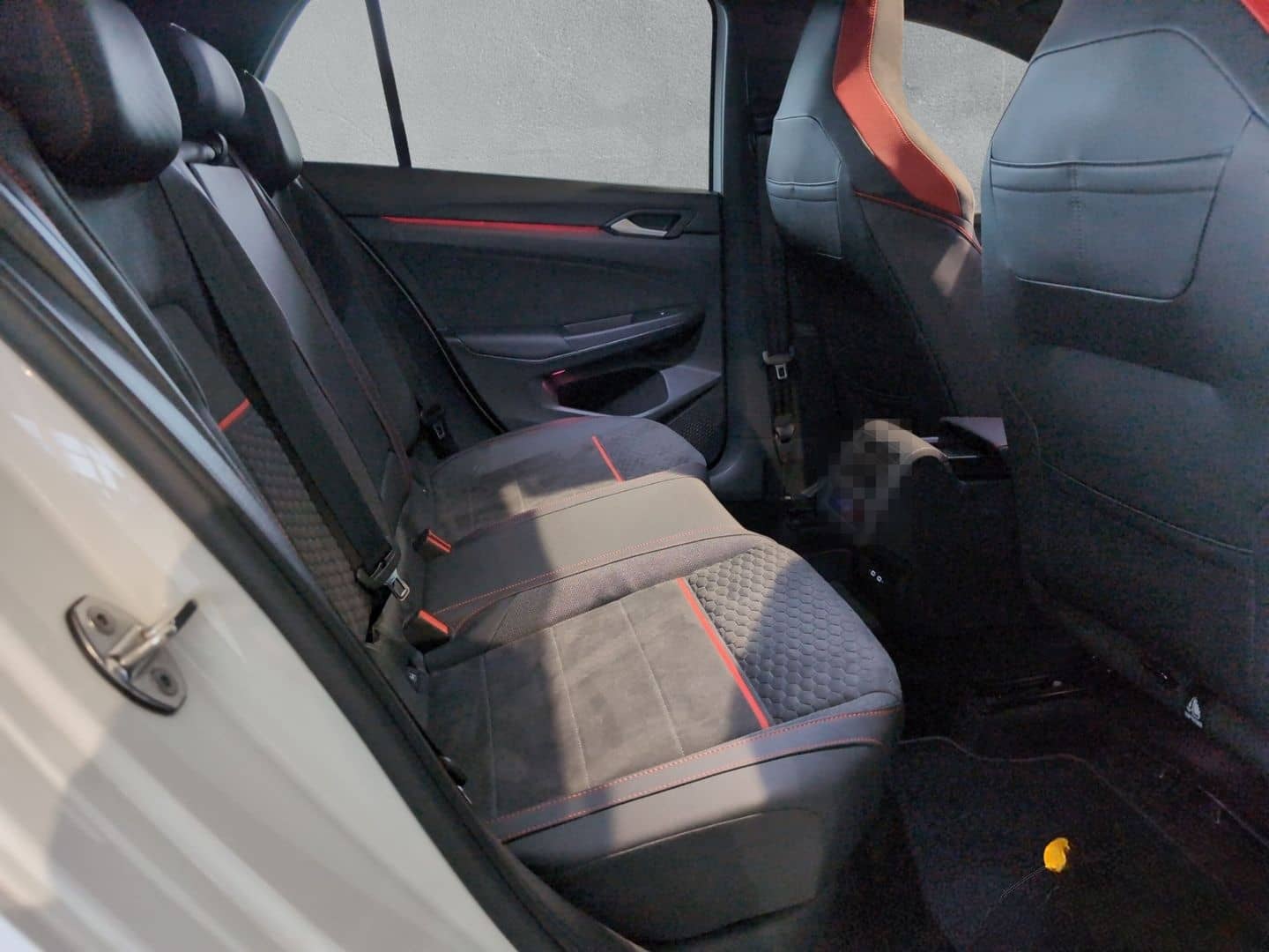 Volkswagen Golf GTI VIII 2,0 TSI DSG Clubsport Black Style  foto 10