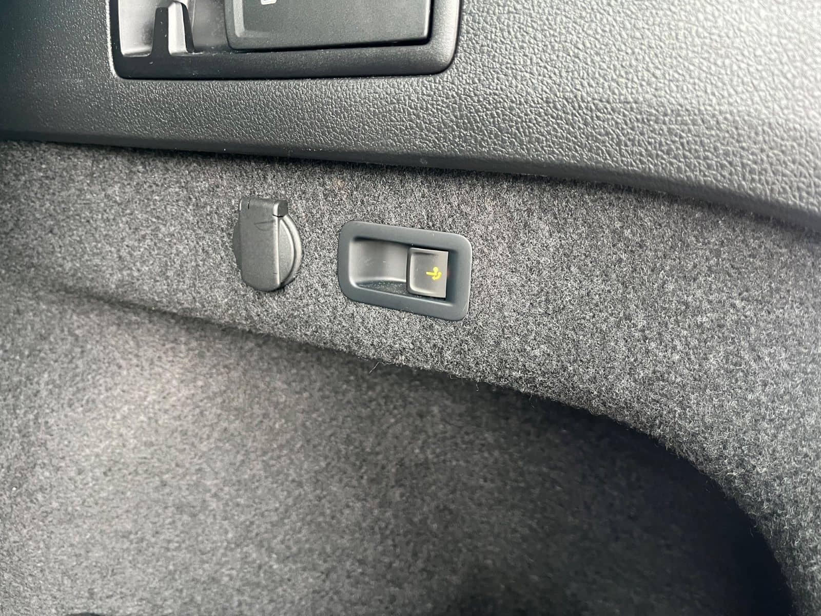 Volkswagen Passat Variant Business 1.5 TSI Navi App AHK ACC foto 13