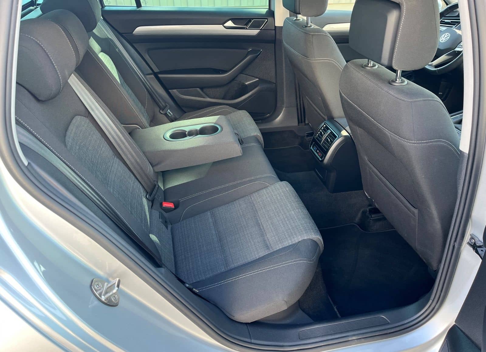 Volkswagen Passat Variant Business 1.5 TSI Navi App AHK ACC foto 7