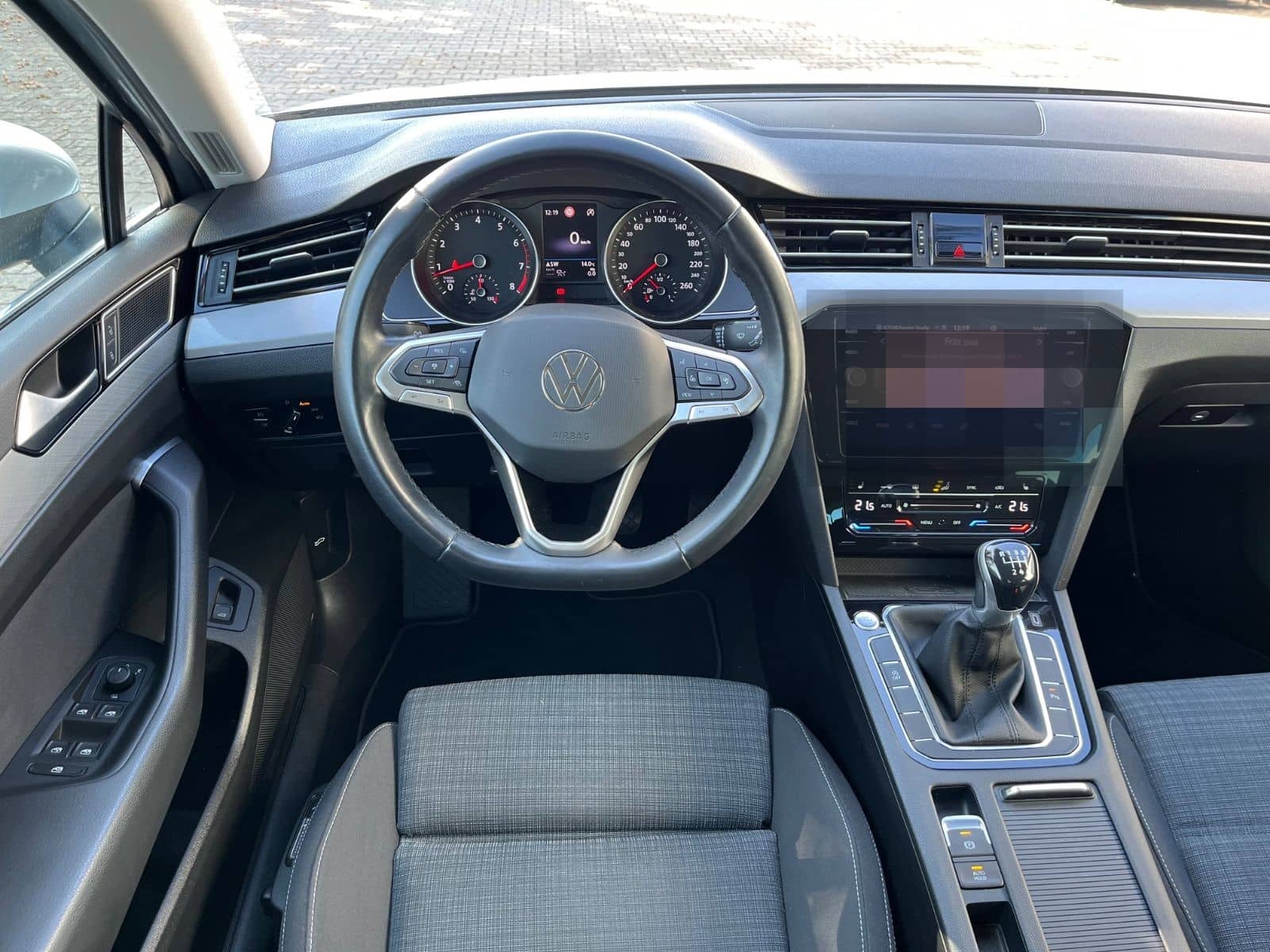 Volkswagen Passat Variant Business 1.5 TSI Navi App AHK ACC foto 9