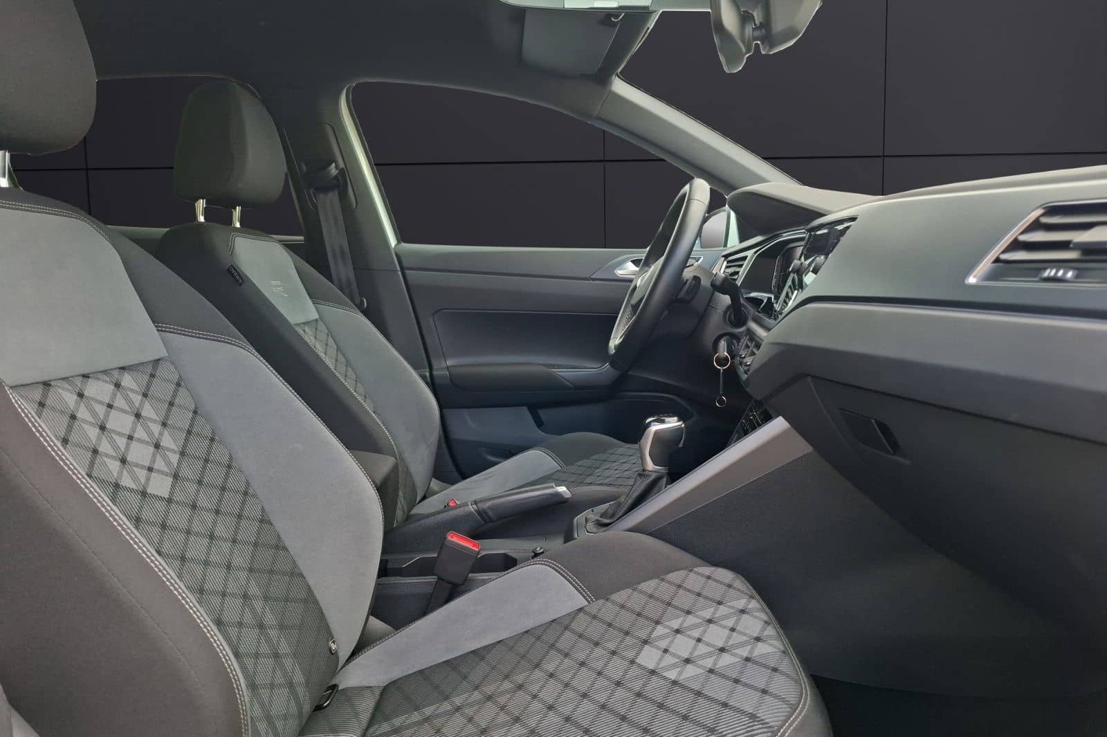 Volkswagen Polo R-Line TSI DSG IQ.Light ACC SH AID RFK AppC foto 12