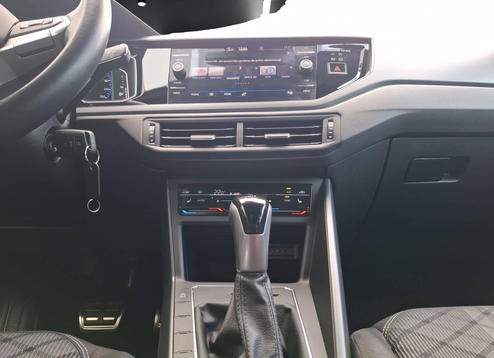 Volkswagen Polo R-Line TSI DSG IQ.Light ACC SH AID RFK AppC foto 15