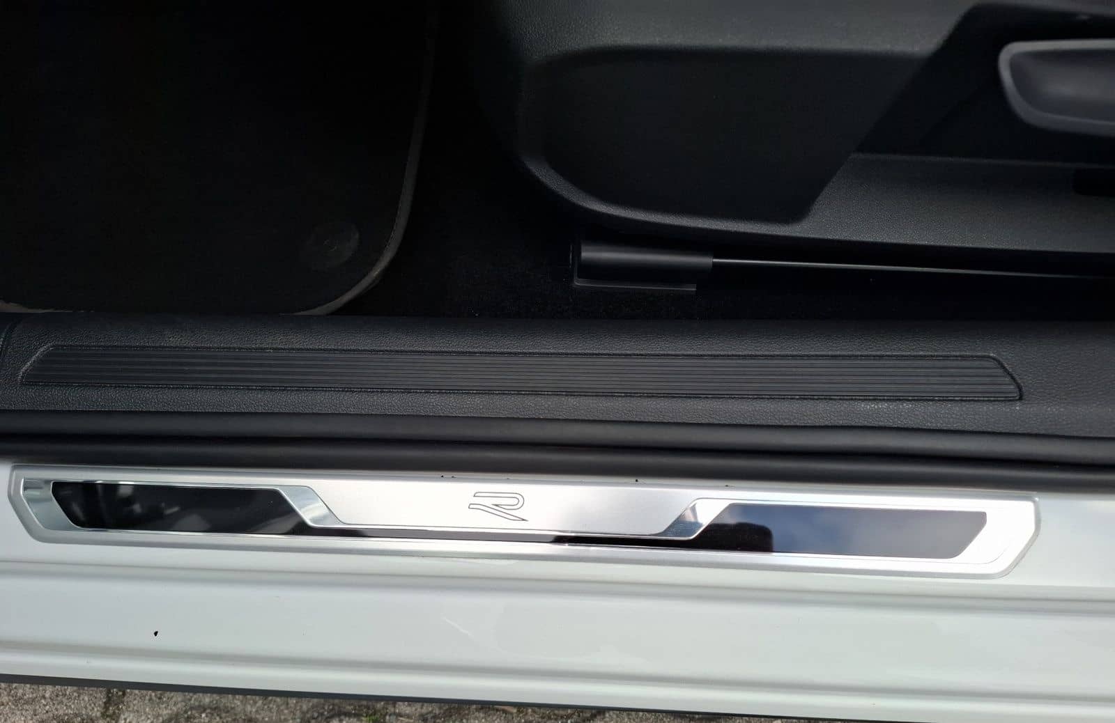 Volkswagen Polo R-Line TSI DSG IQ.Light ACC SH AID RFK AppC foto 23