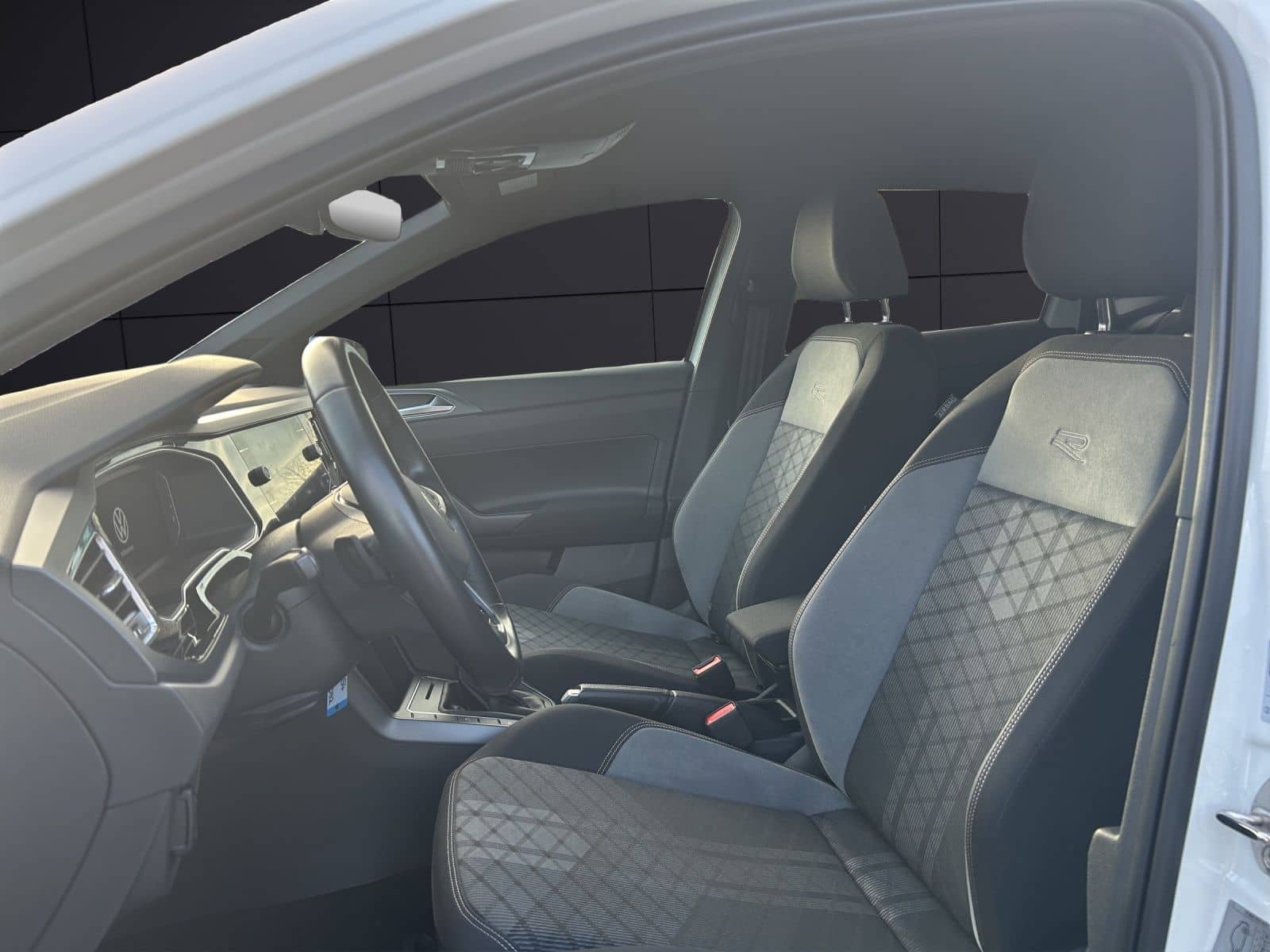 Volkswagen Polo R-Line TSI DSG IQ.Light ACC SH AID RFK AppC foto 10