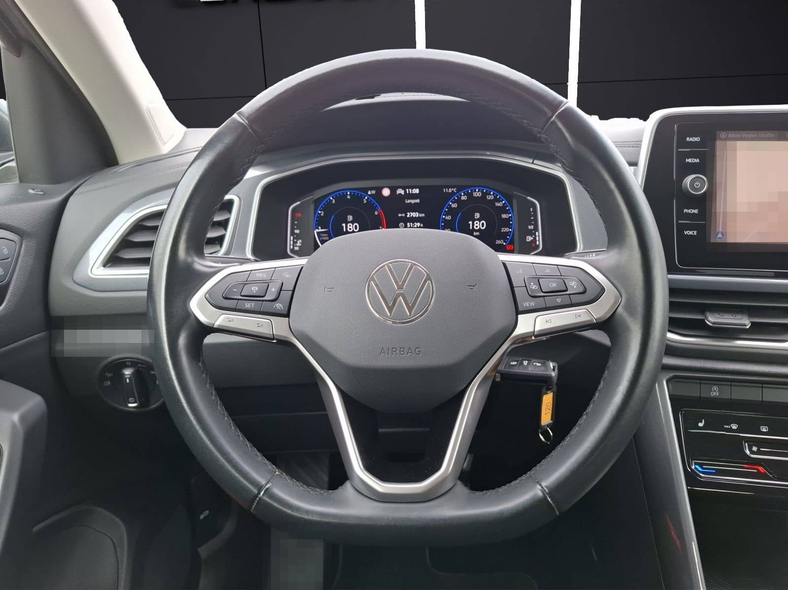 Volkswagen T-Roc TSI Style LED AHK Navi AID ACC RFK SH 18" foto 17