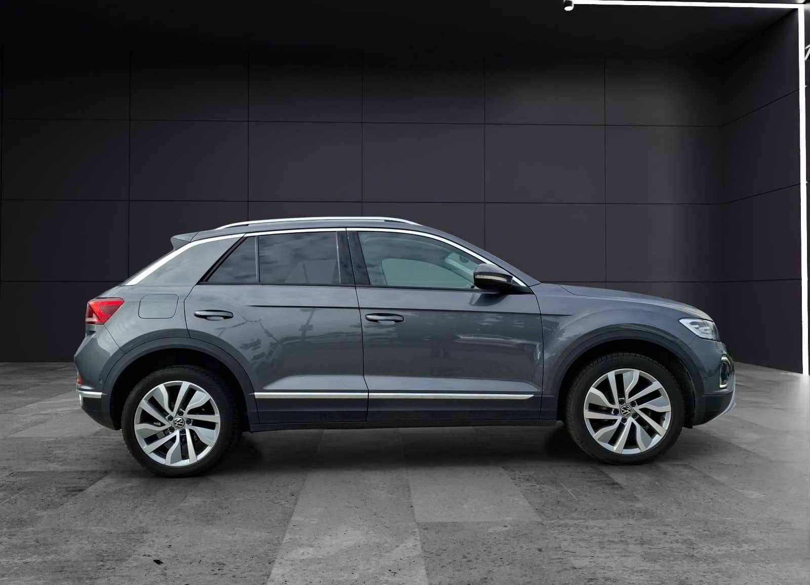 Volkswagen T-Roc TSI Style LED AHK Navi AID ACC RFK SH 18" foto 6