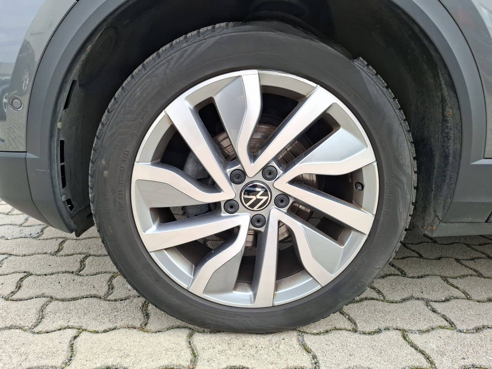 Volkswagen T-Roc TSI Style LED AHK Navi AID ACC RFK SH 18" foto 9