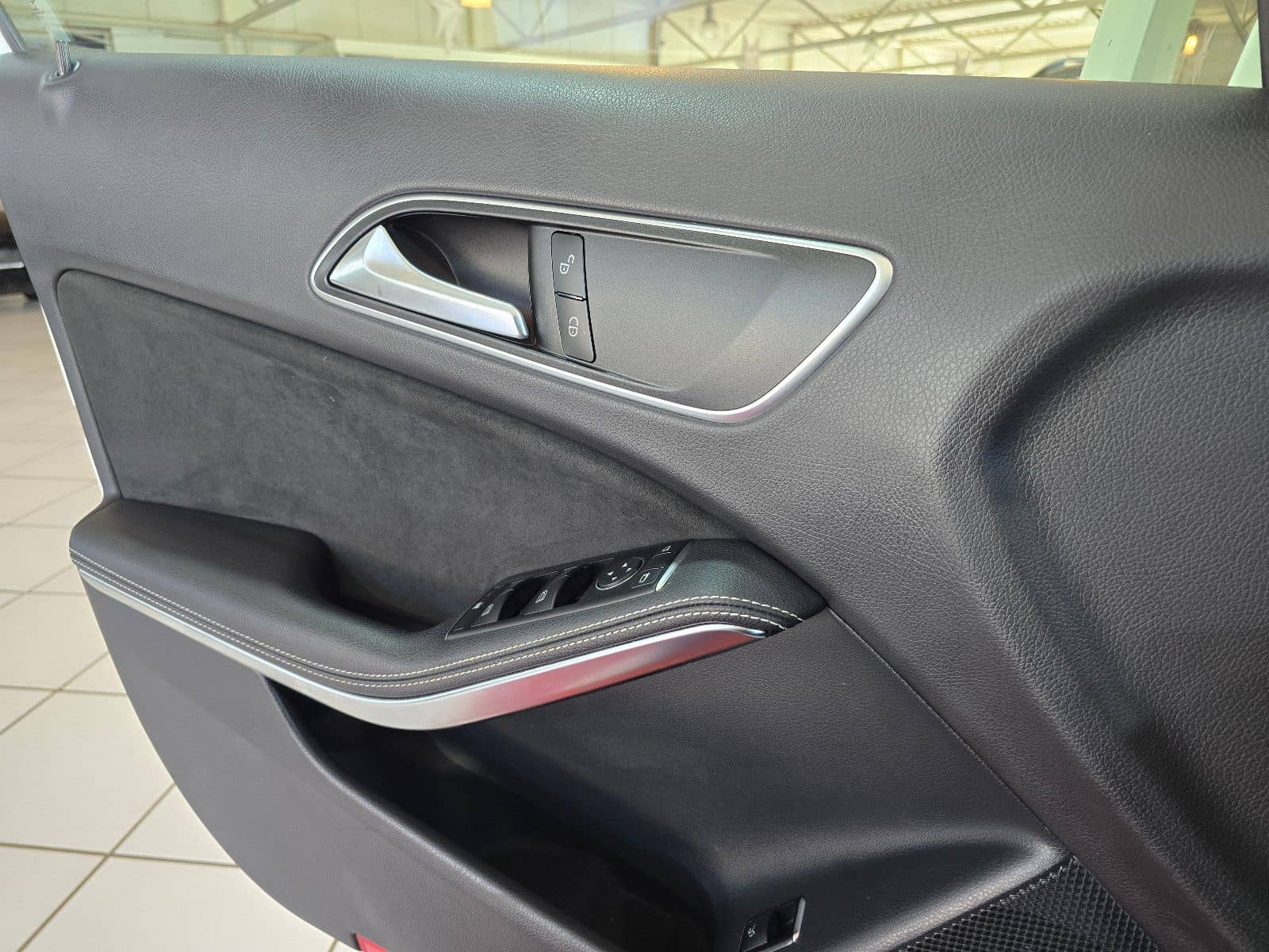 Mercedes-Benz GLA 200 Peak Edition+AMG STYLING+19" AMG LM+PANO foto 11