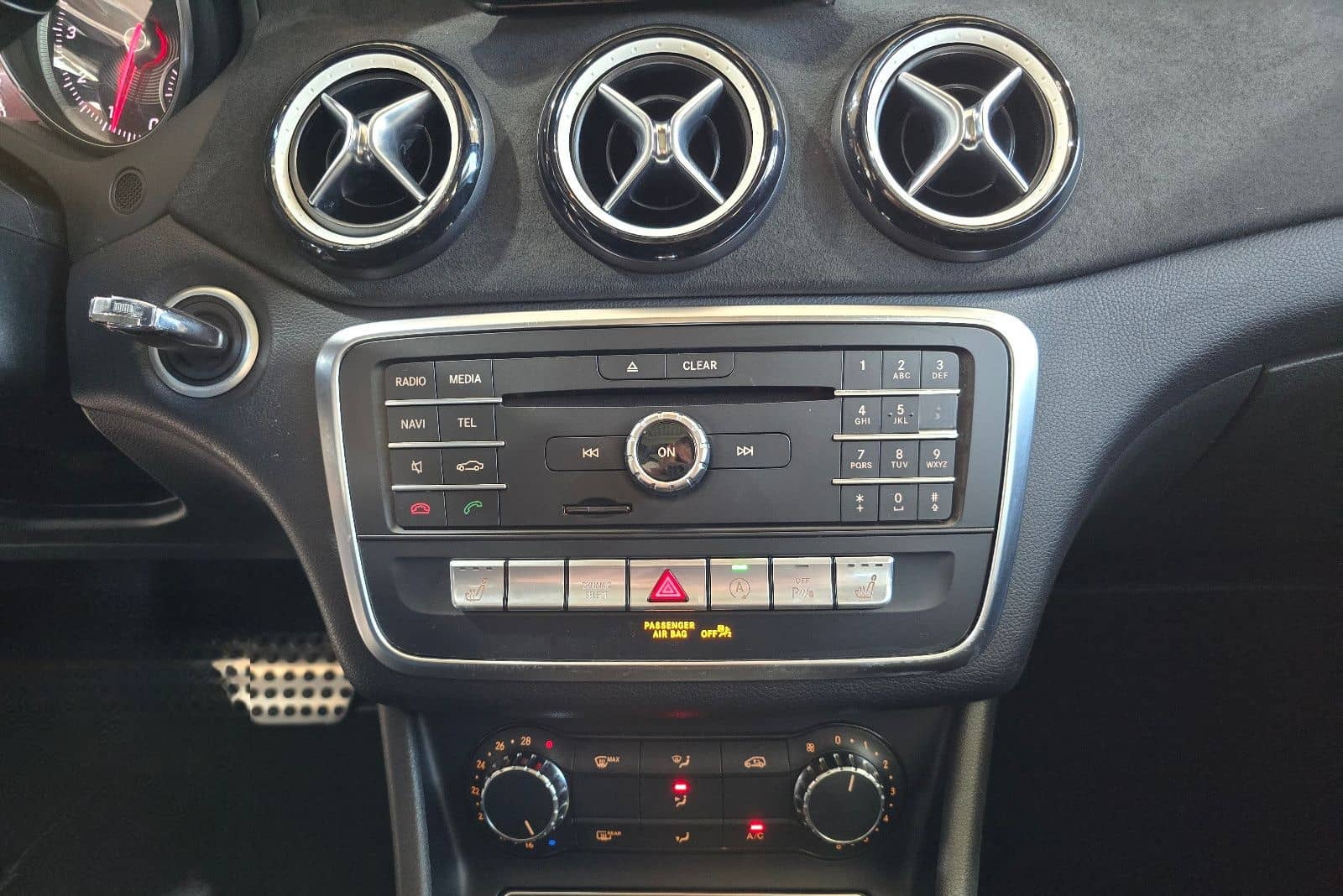 Mercedes-Benz GLA 200 Peak Edition+AMG STYLING+19" AMG LM+PANO foto 14