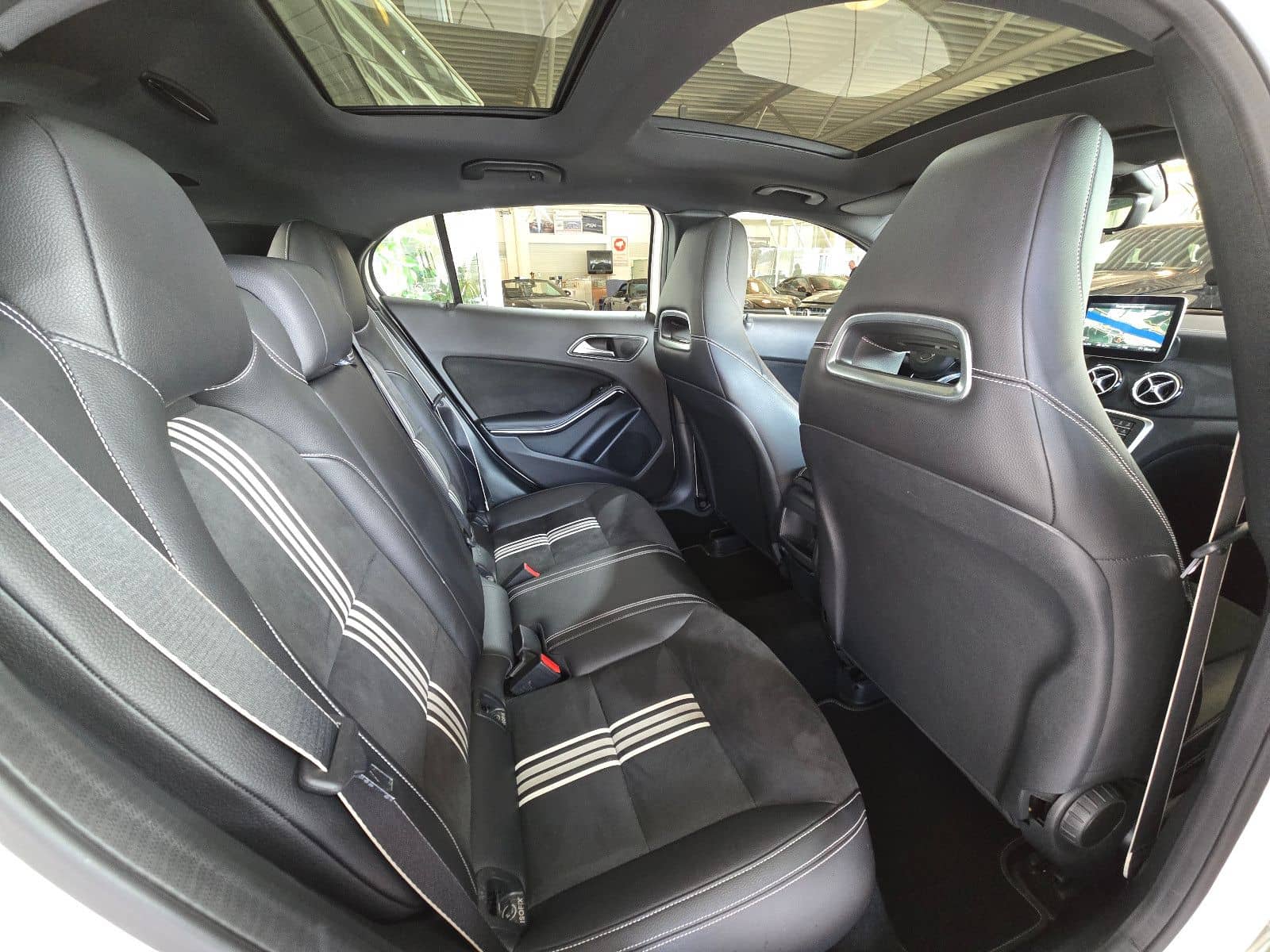 Mercedes-Benz GLA 200 Peak Edition+AMG STYLING+19" AMG LM+PANO foto 17