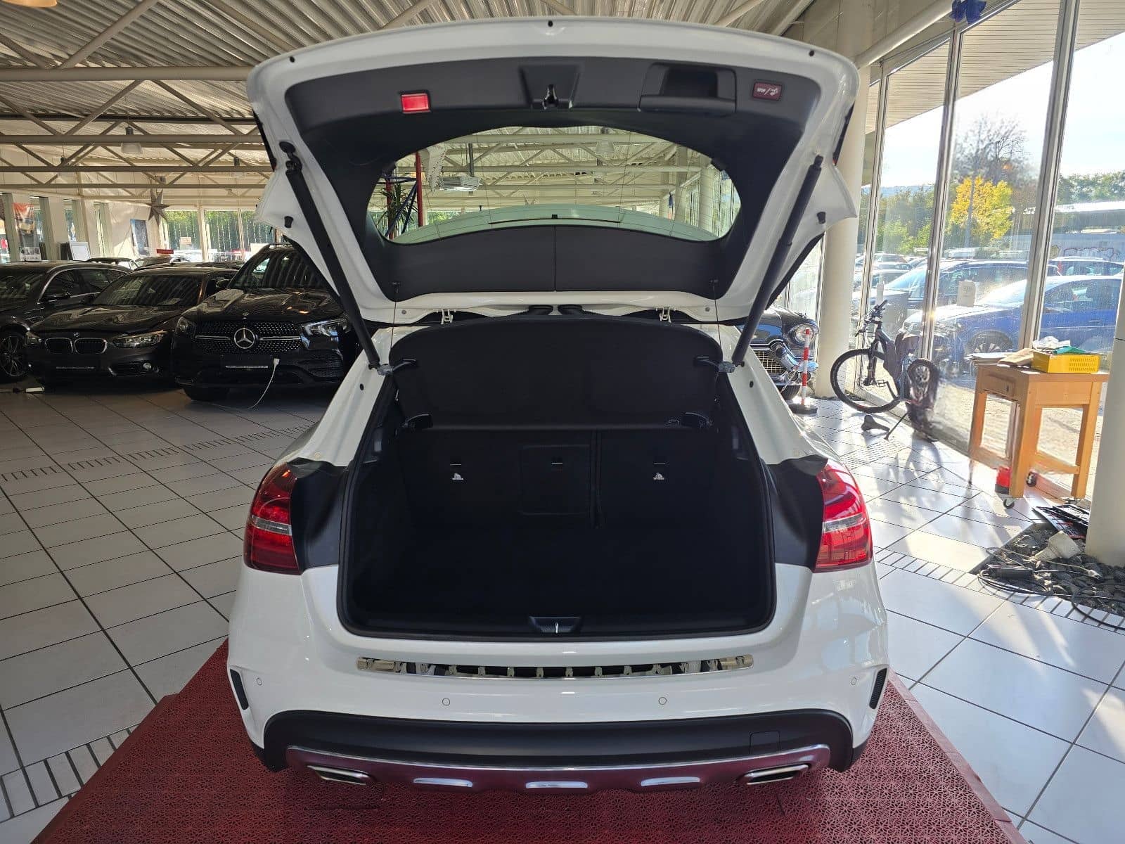 Mercedes-Benz GLA 200 Peak Edition+AMG STYLING+19" AMG LM+PANO foto 23