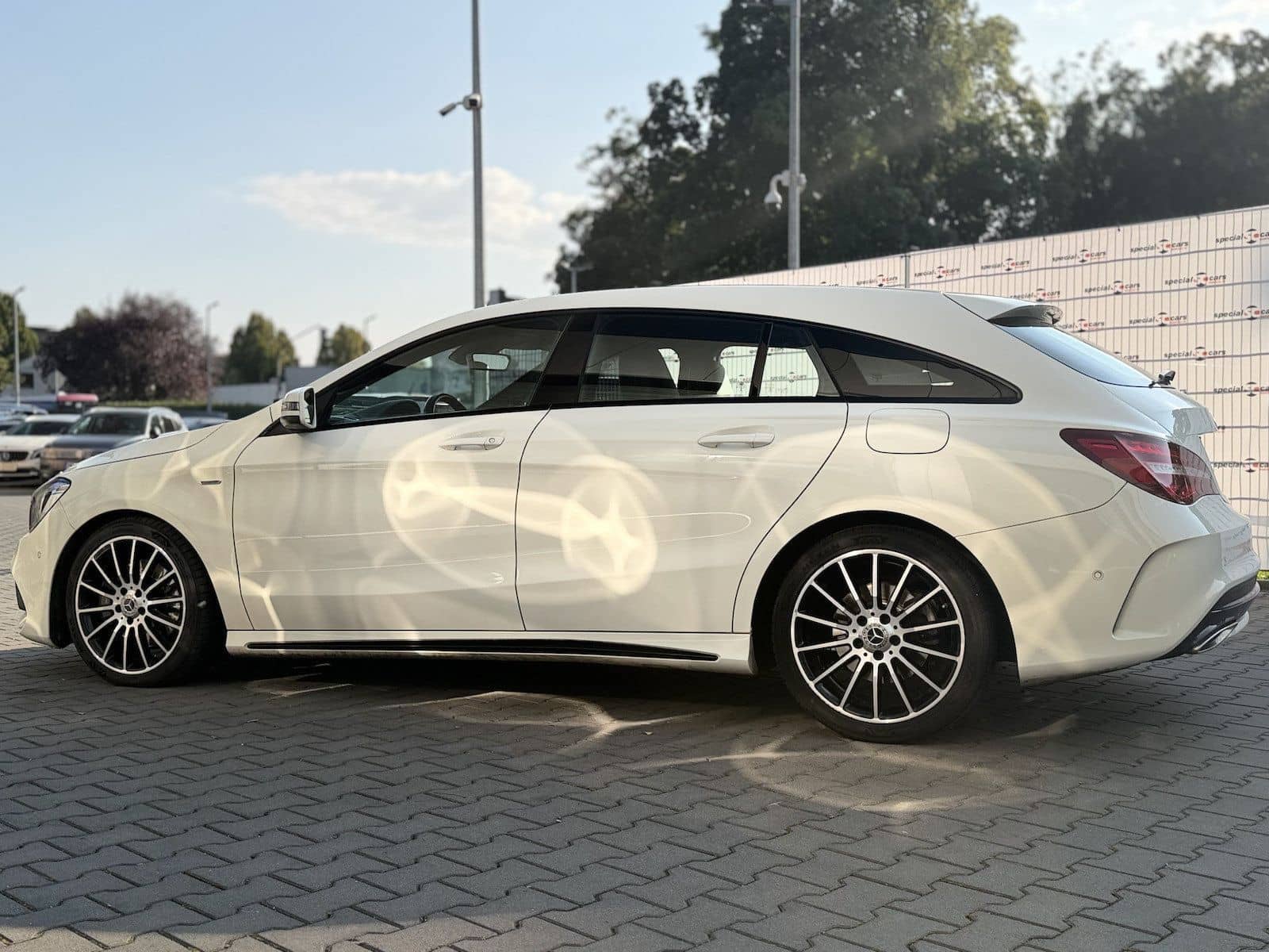 Mercedes-Benz CLA 220 Shooting Brake AMG / PANO / AHK / Kamera foto 5
