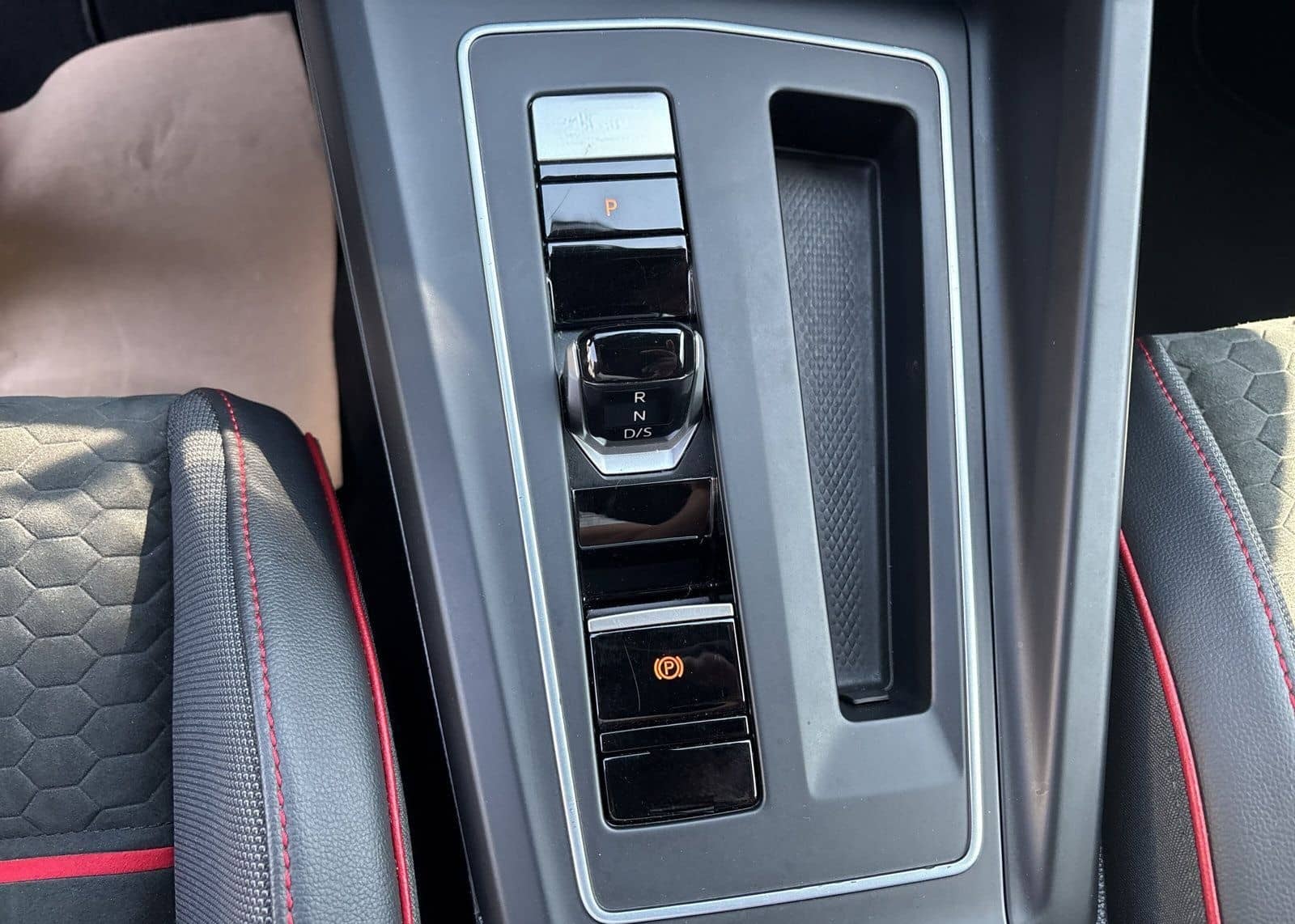 Volkswagen Golf VIII GTI Clubsport 2.0 TSI DSG+MATRIX+ACC foto 15