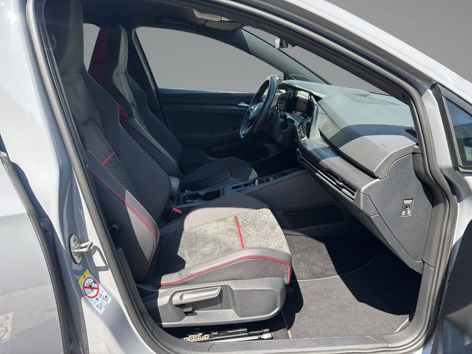 Volkswagen Golf VIII GTI Clubsport 2.0 TSI DSG+MATRIX+ACC foto 10