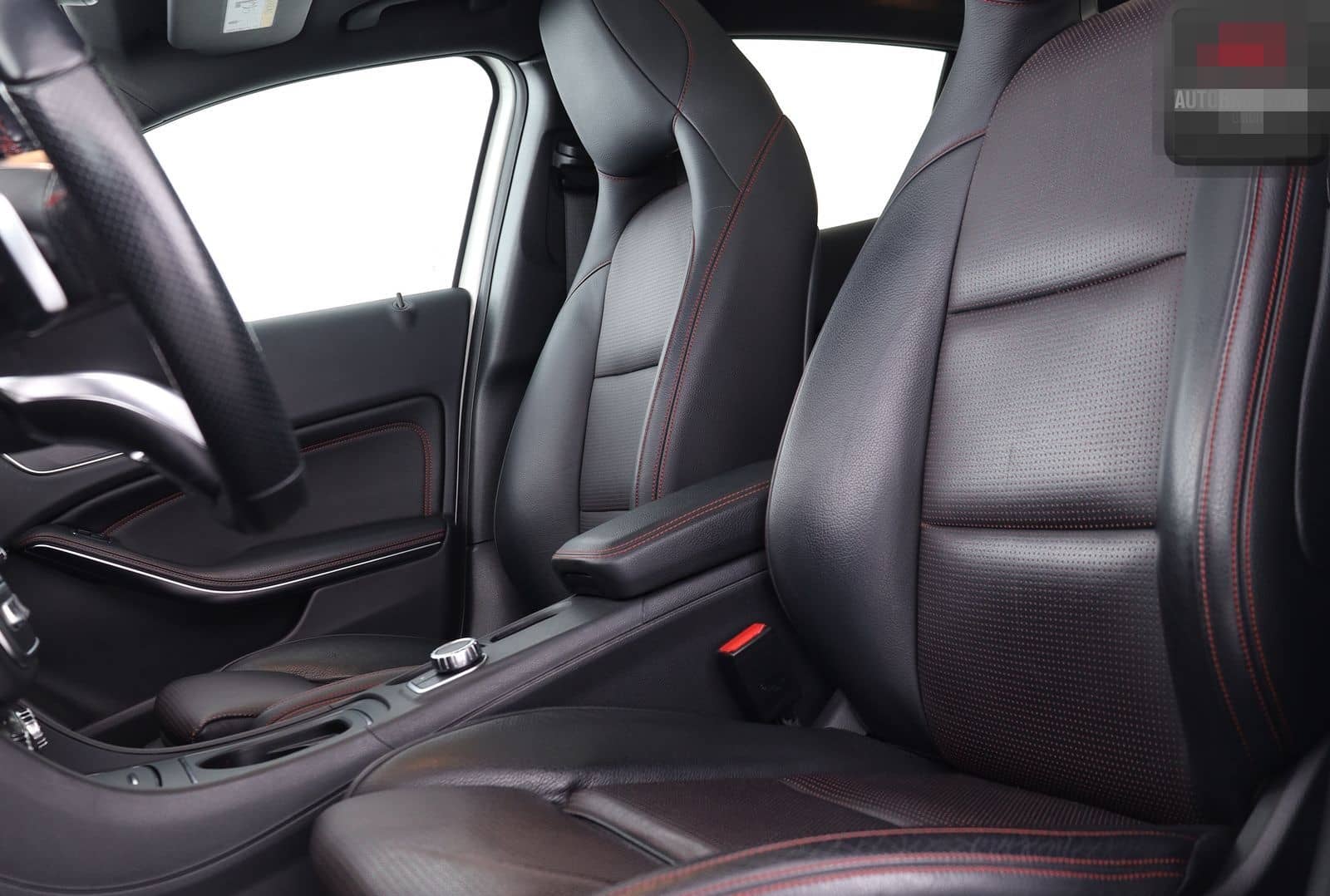 Mercedes-Benz GLA 200 AMG EXKLUSIV PAKET PANO,HARMAN/K,DISTRO foto 10