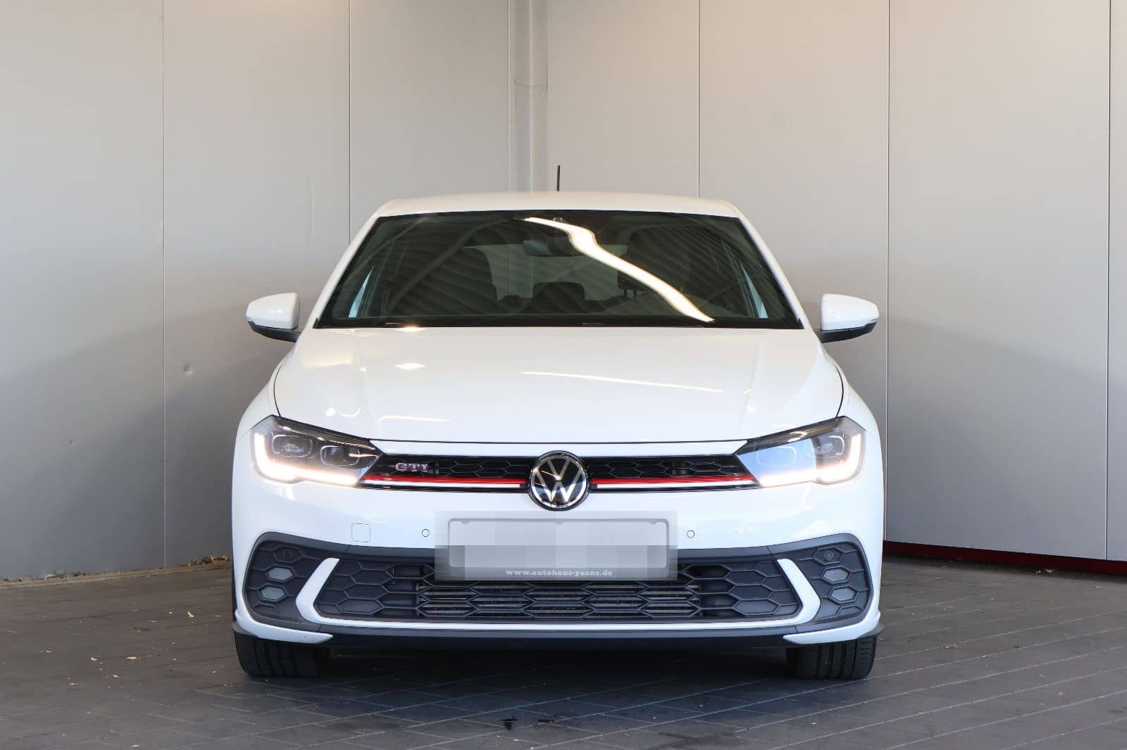 Volkswagen Polo VI 2.0 GTI MATRIX+AID+ACC+KAM+CARPLAY+18" foto 2