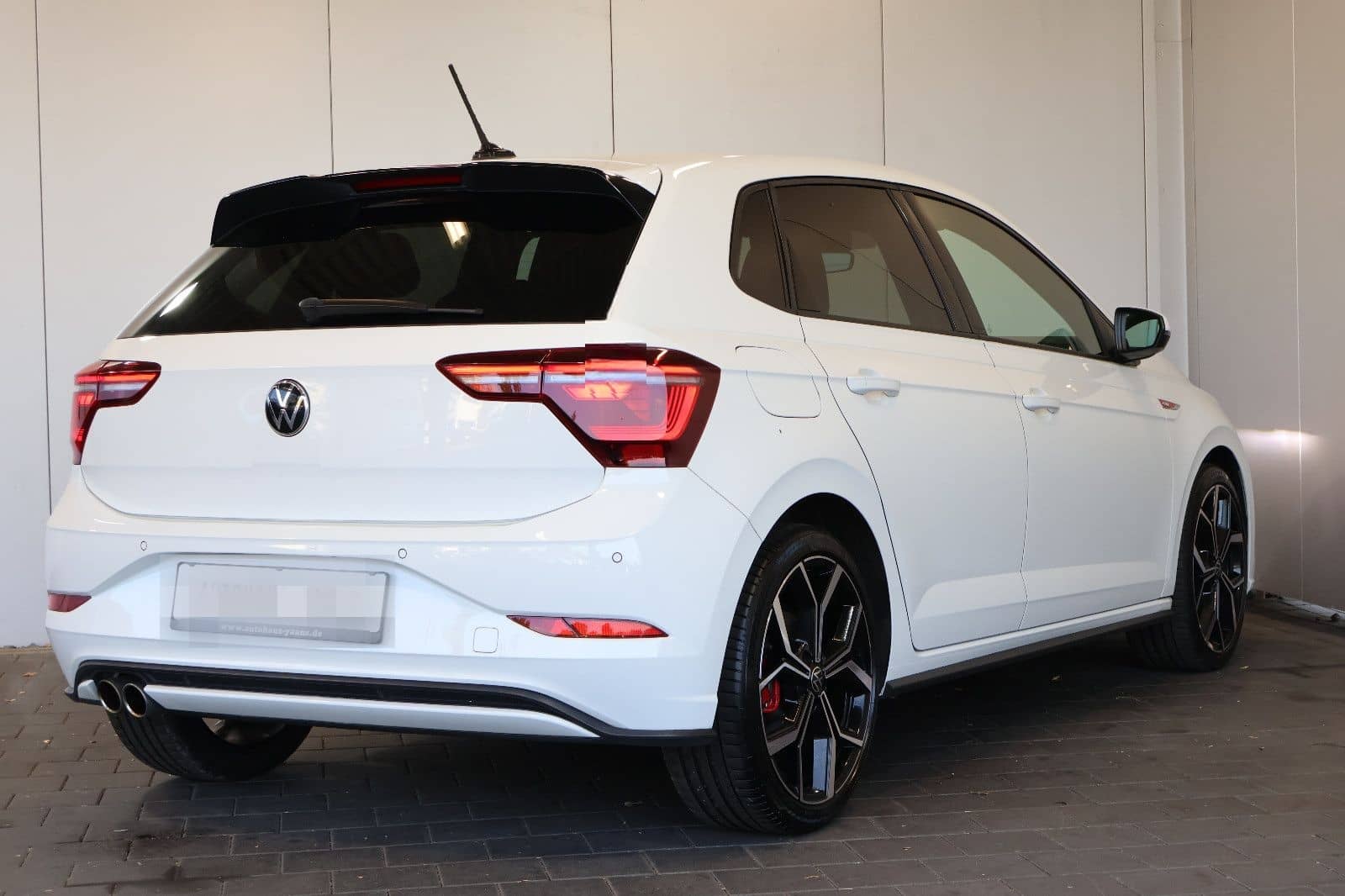 Volkswagen Polo VI 2.0 GTI MATRIX+AID+ACC+KAM+CARPLAY+18" foto 4