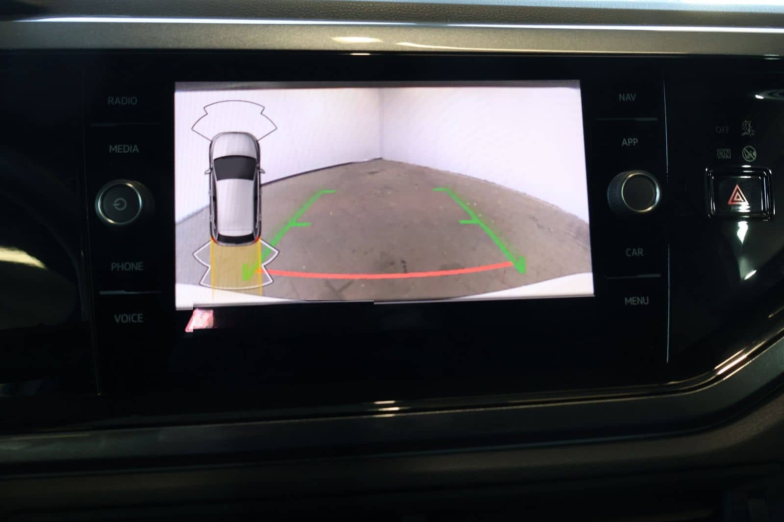 Volkswagen Polo VI 2.0 GTI MATRIX+AID+ACC+KAM+CARPLAY+18" foto 9