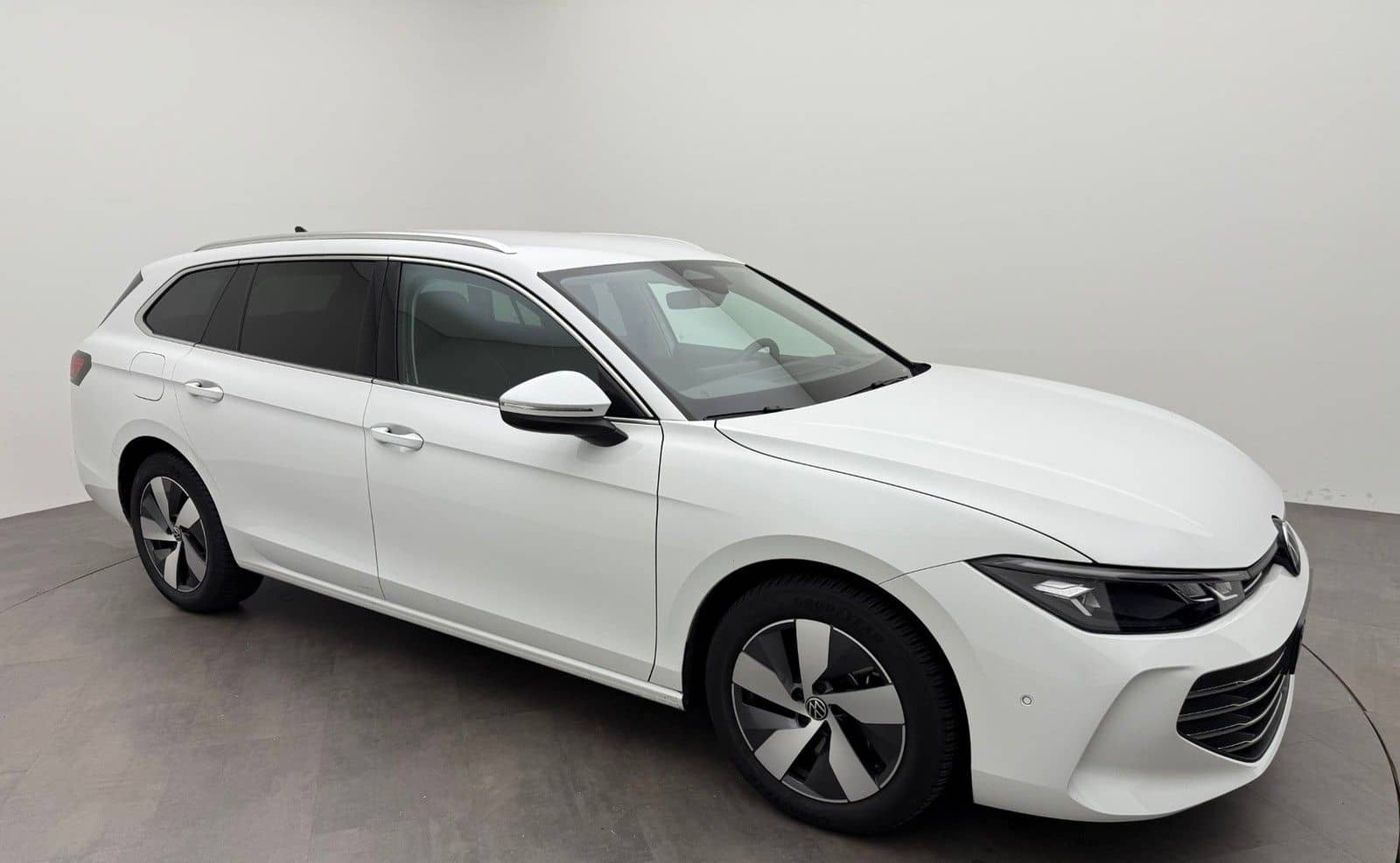 Volkswagen Passat Variant PA 1.5 eHybrid Business HeadAHK foto 2