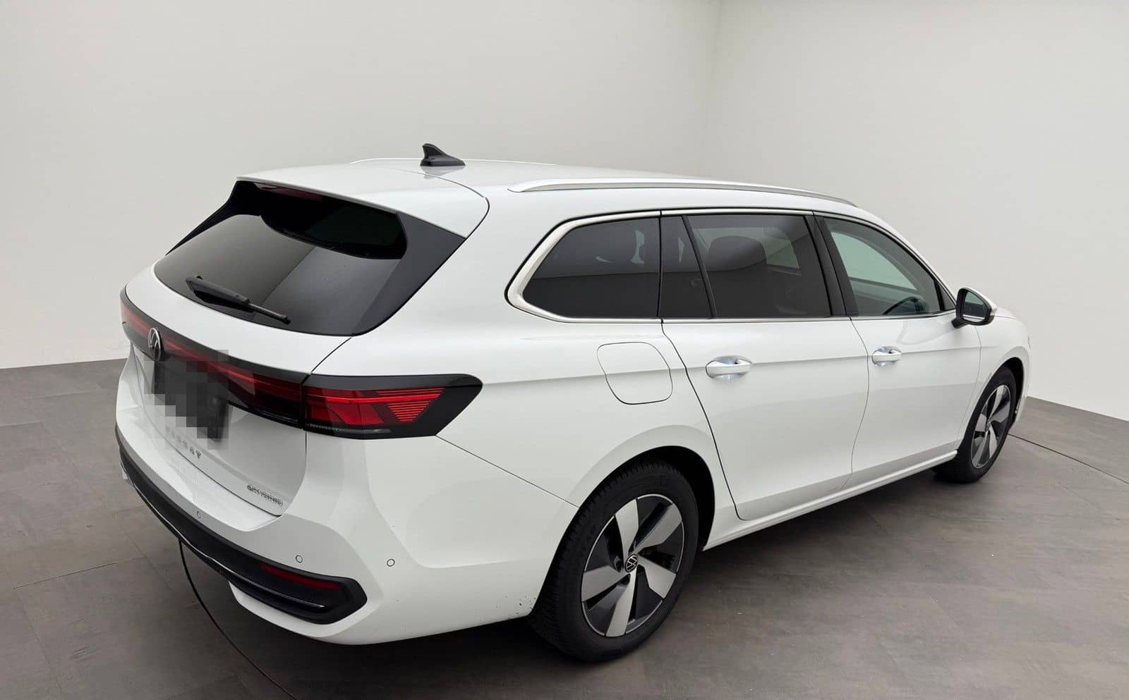 Volkswagen Passat Variant PA 1.5 eHybrid Business HeadAHK foto 14