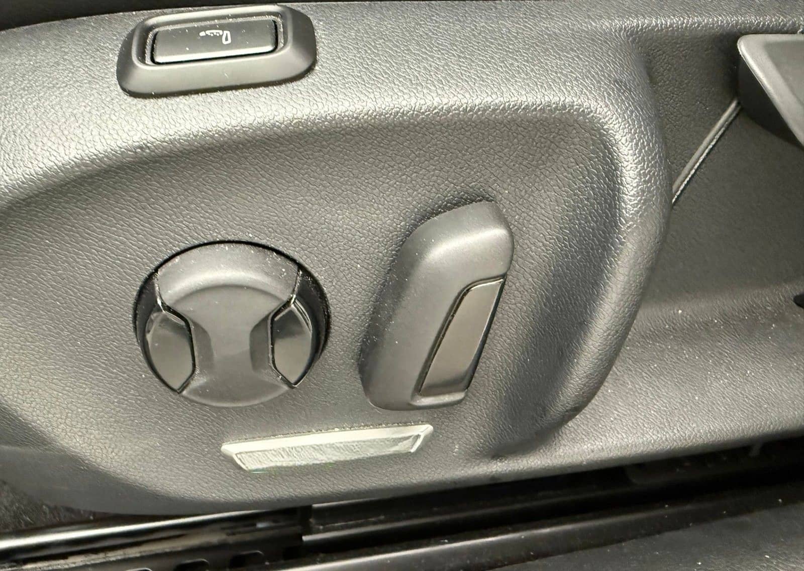 Volkswagen Passat Variant PA 1.5 eHybrid Business HeadAHK foto 4