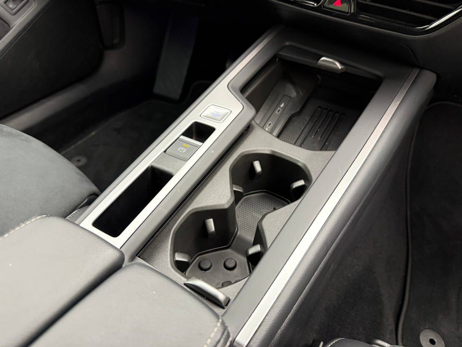 Volkswagen Passat Variant PA 1.5 eHybrid Business HeadAHK foto 5