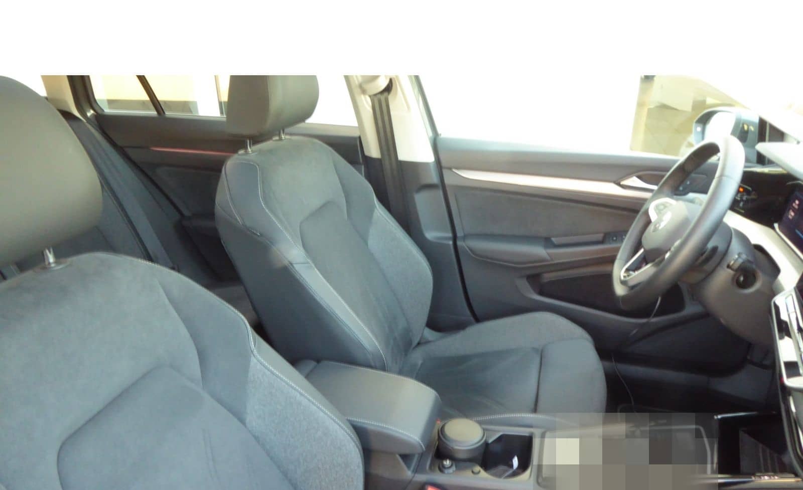 Volkswagen Golf VIII Variant STYLE 1.5 eTSI DSG NAVI LED P- foto 13